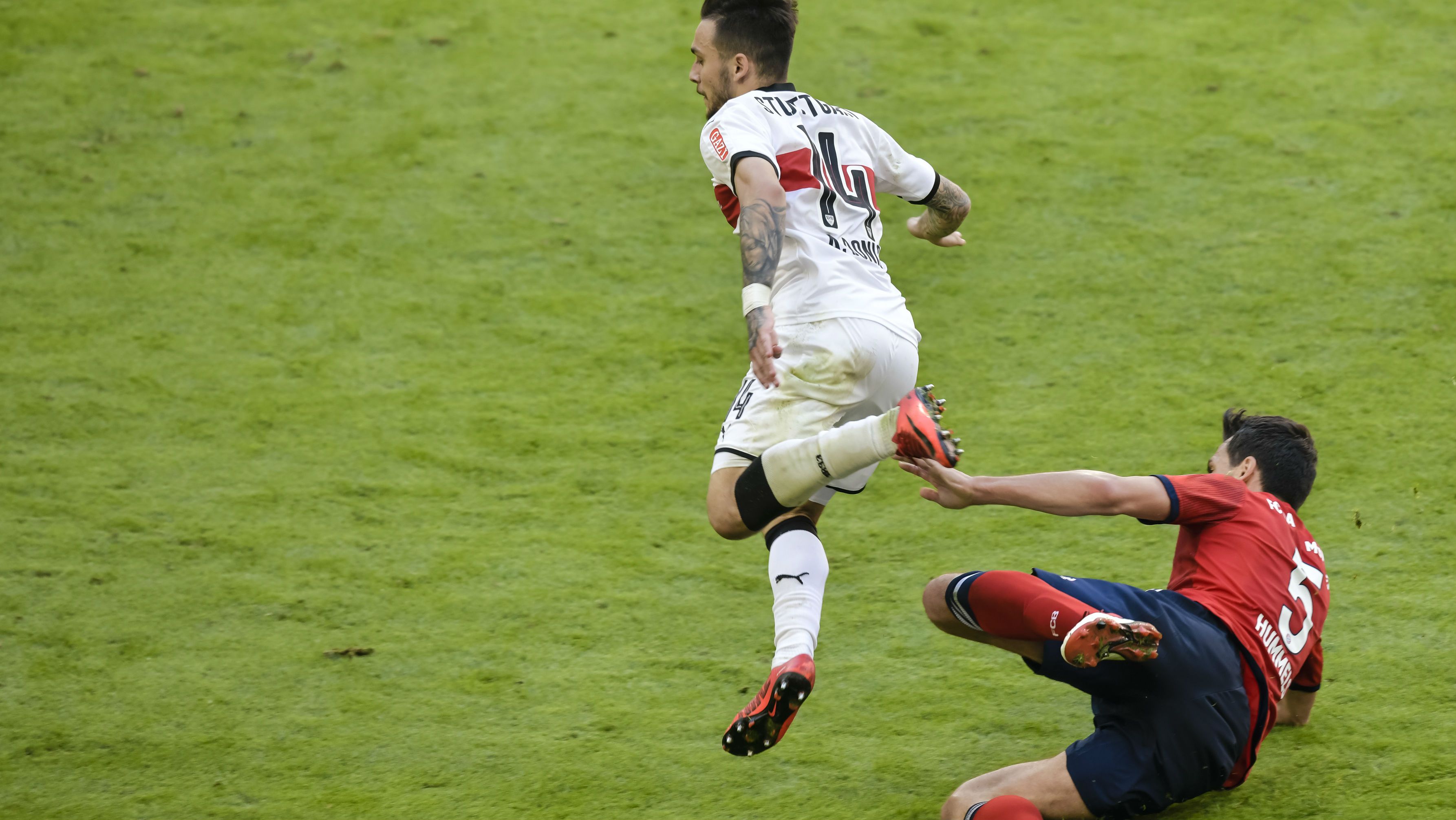 Donis Mats Hummels FC Bayern VfB Stuttgart
