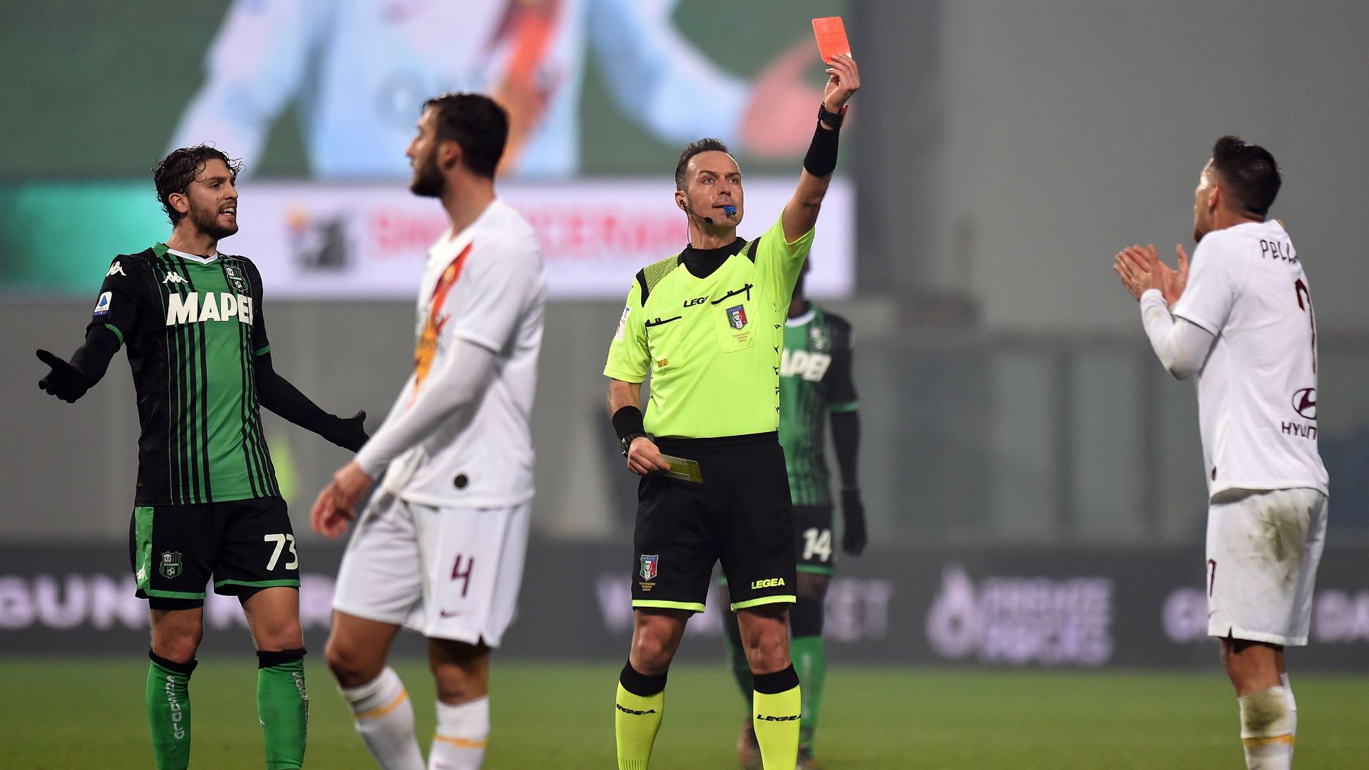 Lorenzo Pellegrini red card Sassuolo Roma
