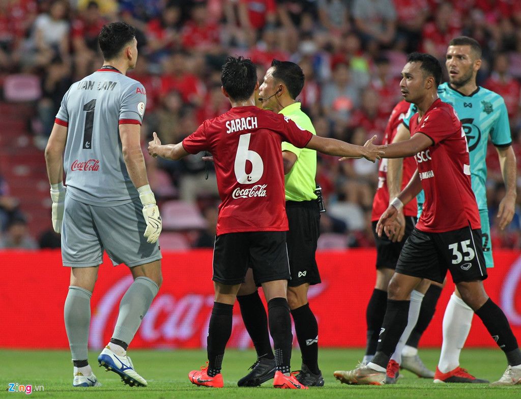 Đặng Văn Lâm Muangthong United Prachuap