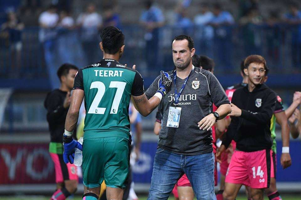 เดนนิส อมาโต้