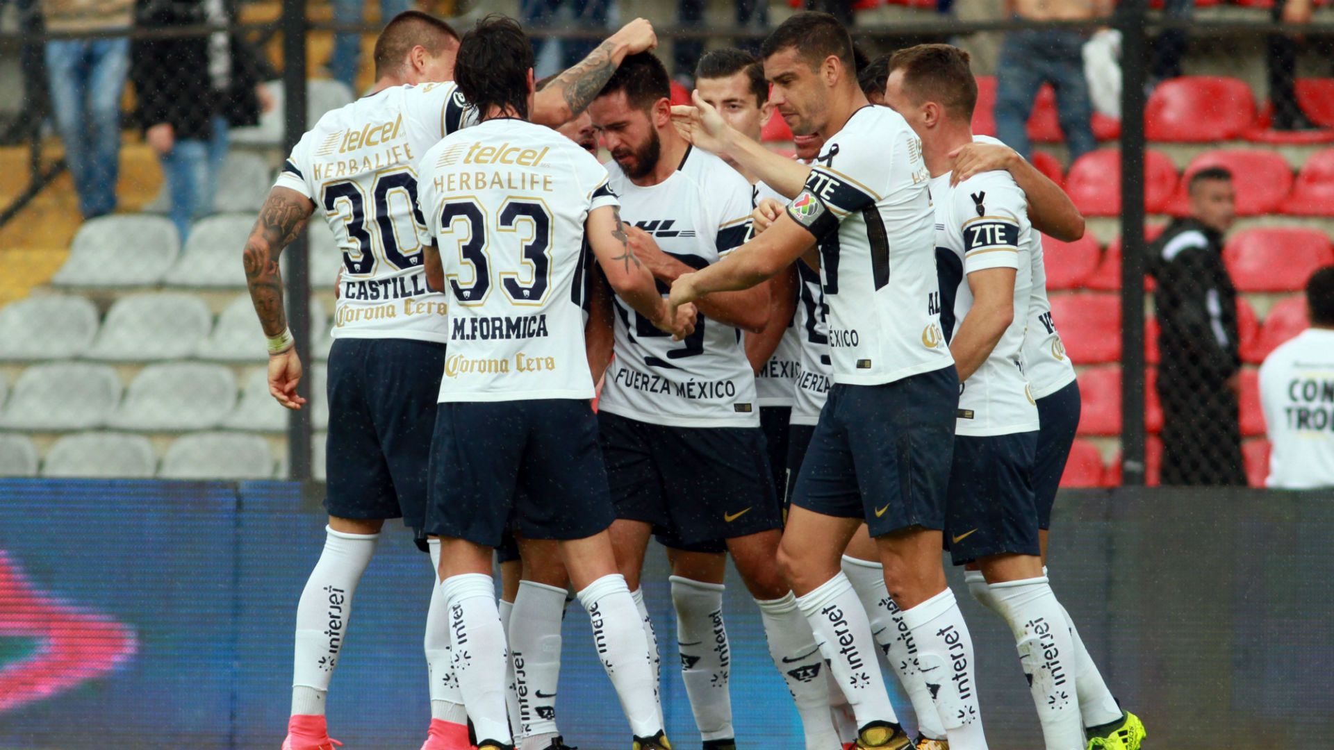 pumas festejo gol cruz azul j12 ape17