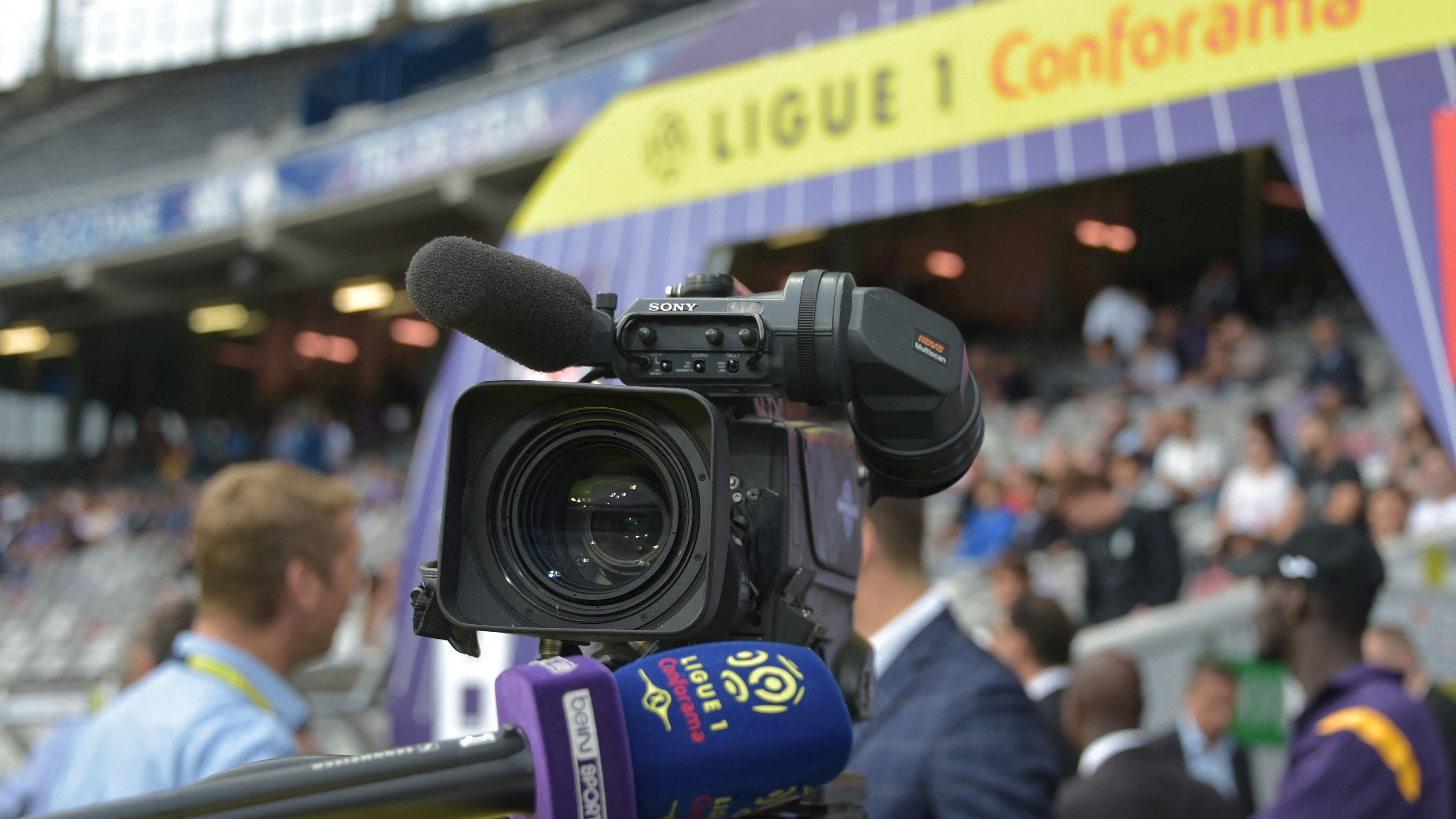 FBL-FRA-LIGUE1-TOULOUSE-NIMES-TV-FEATURE