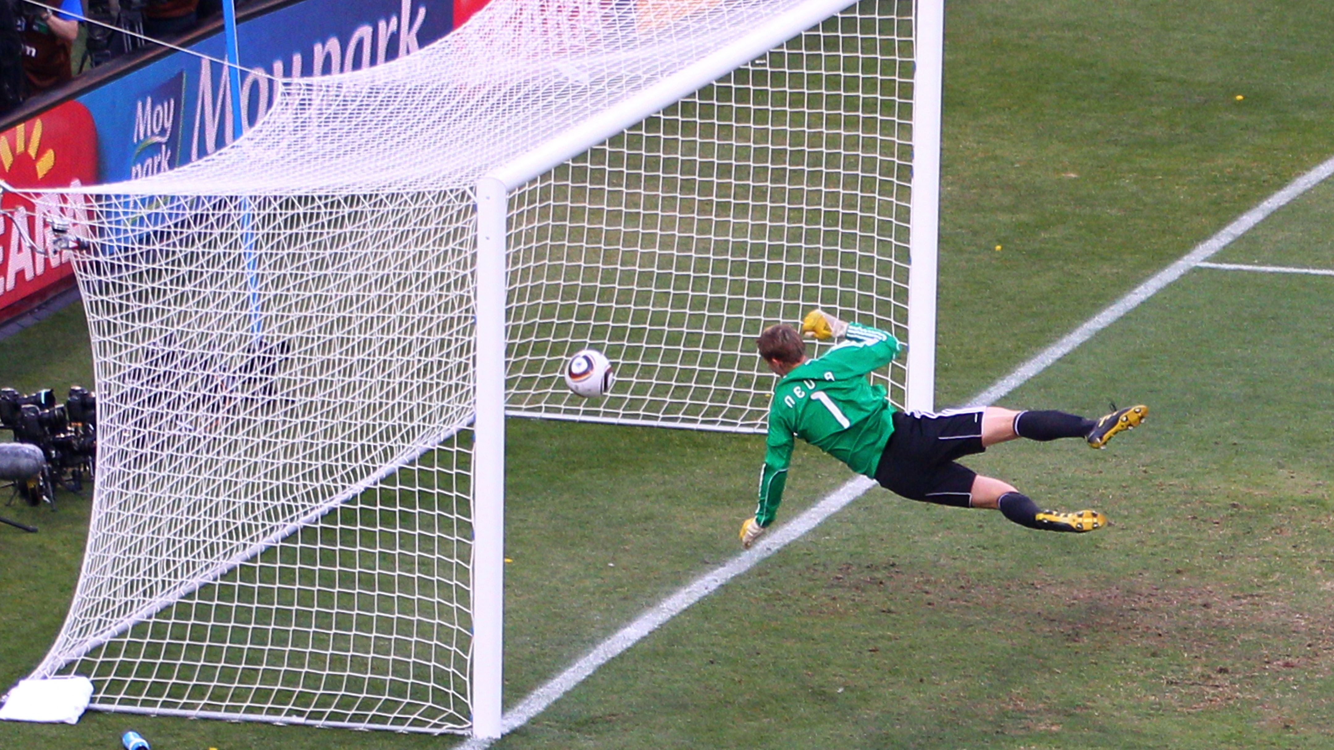 Germany v England: 2010 FIFA World Cup - Round of Sixteen
