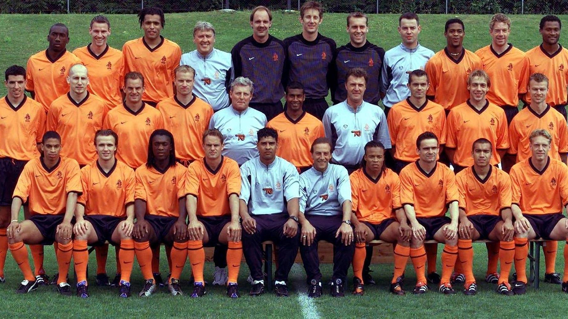 SOCCER-EUR2000/DUTCH TEAM