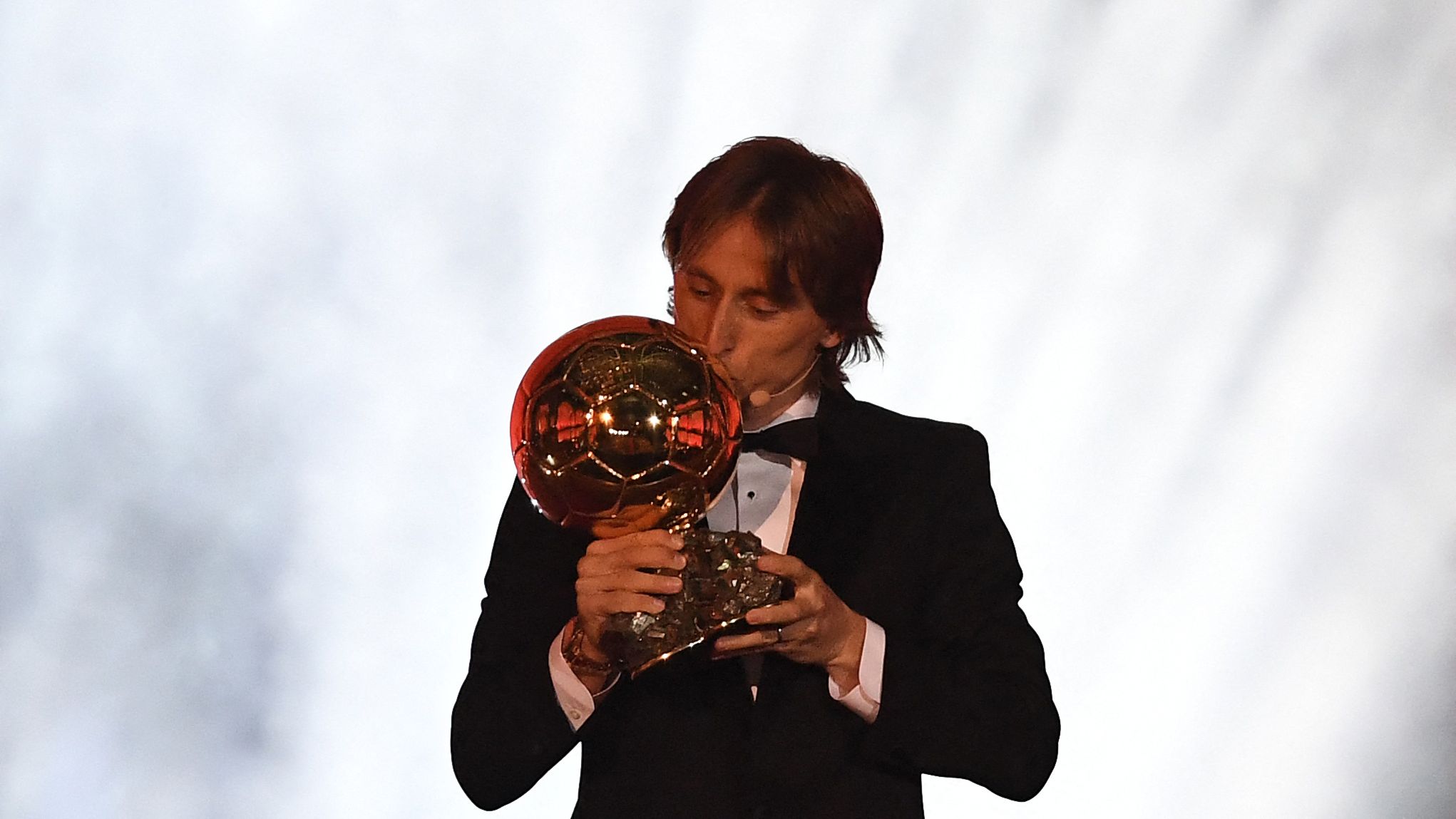 TOPSHOT-FBL-FRA-BALLONDOR-GALA