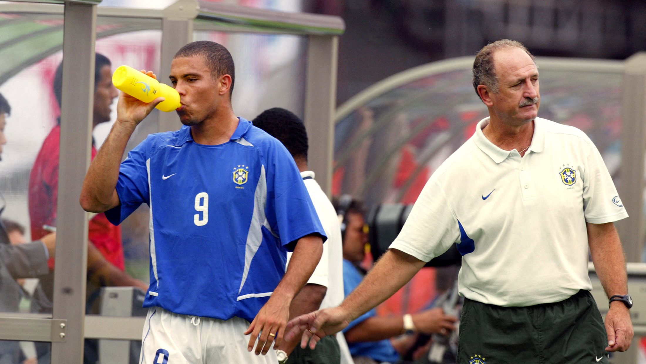 TOPSHOT-WC2002-ENG-BRA-RONALDO