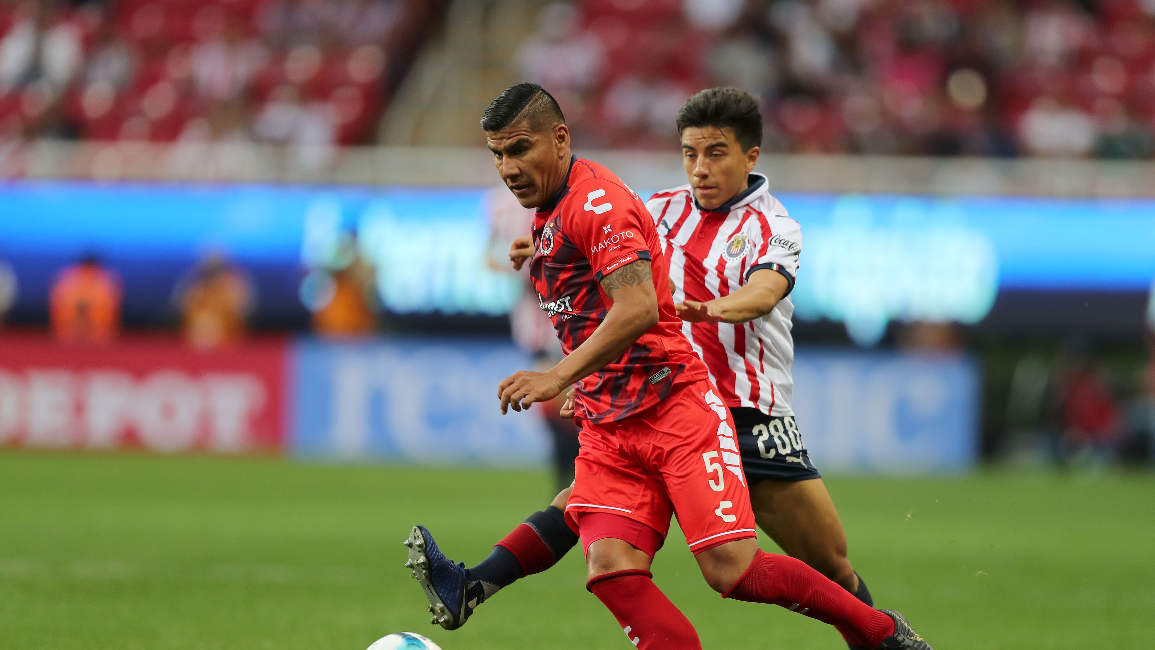 Chivas v Veracruz - Torneo Clausura 2019 Liga MX