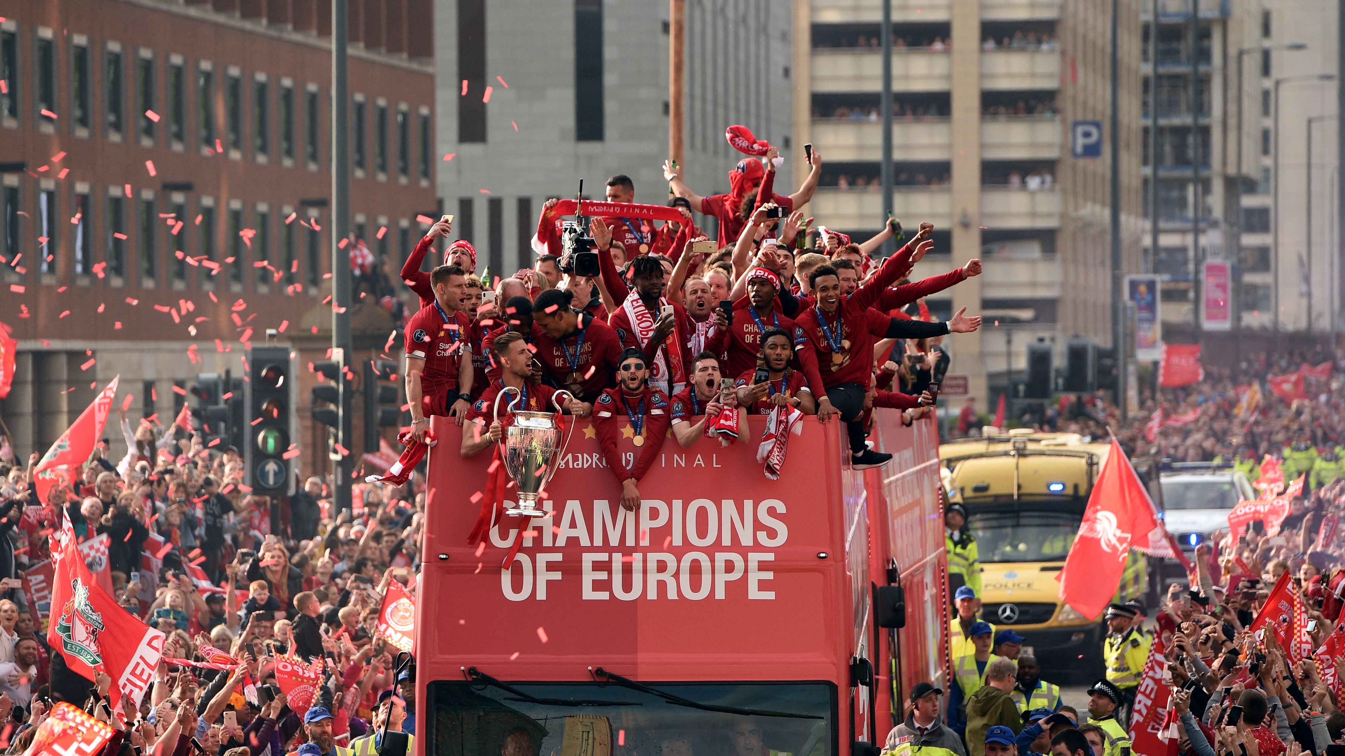 FBL-EUR-C1-ENG-LIVERPOOL-TROPHY-PARADE