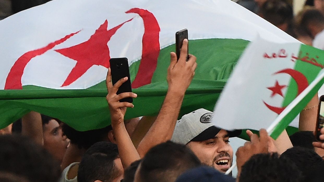 FBL-CAN-2019-ALG-CIV-FANS