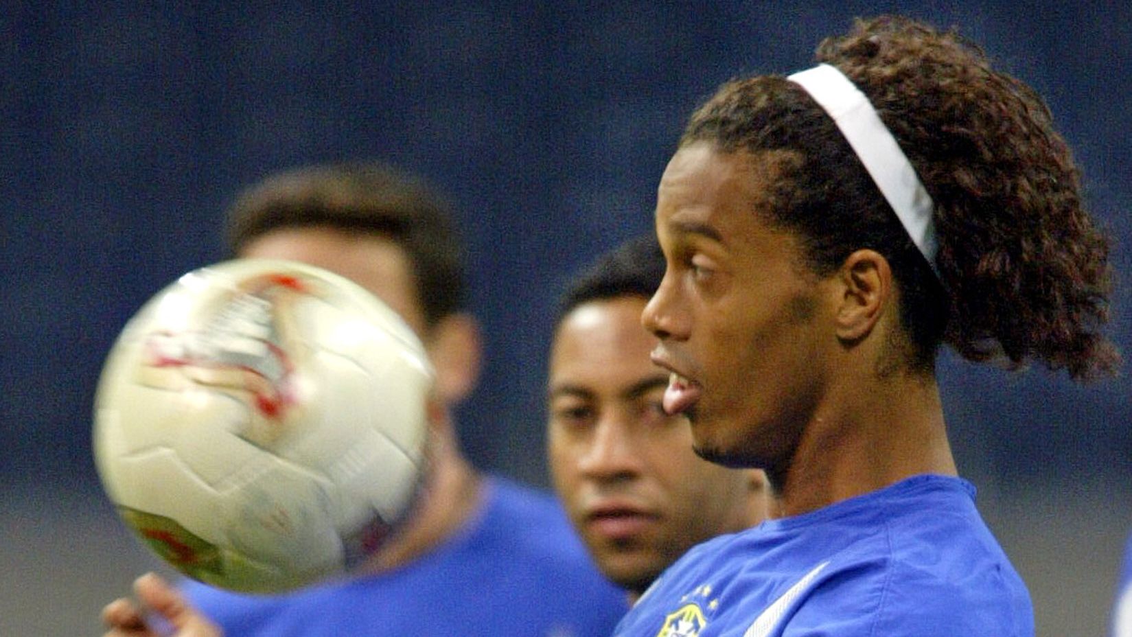 WC2002-BRA-TRAINING-RONALDINHO-JUNIOR