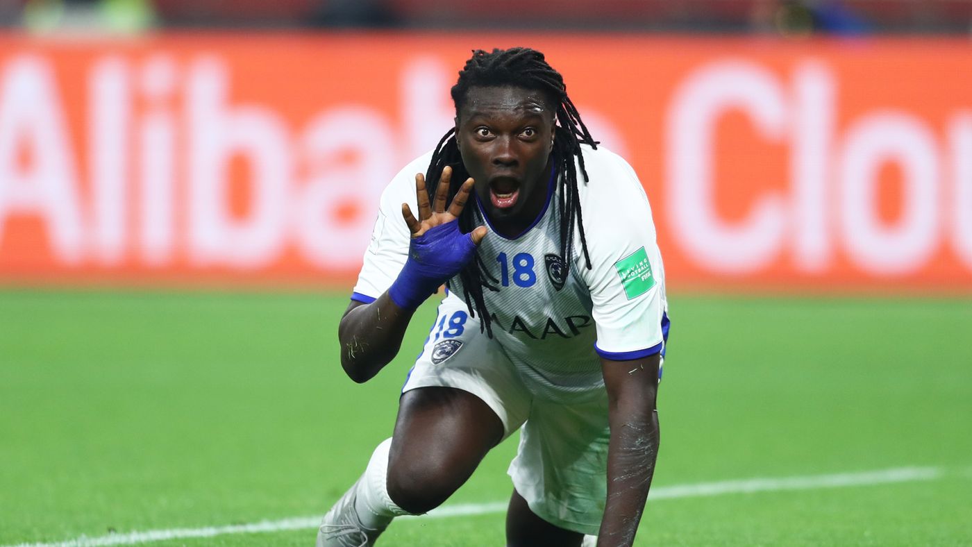 فيديو | "تربطه صلة قرابة بجوميس أسطورة الهلال" .. صدفة غريبة تتحول لحقيقة لصاحب هاتريك الفيصلي ضد الخلود!