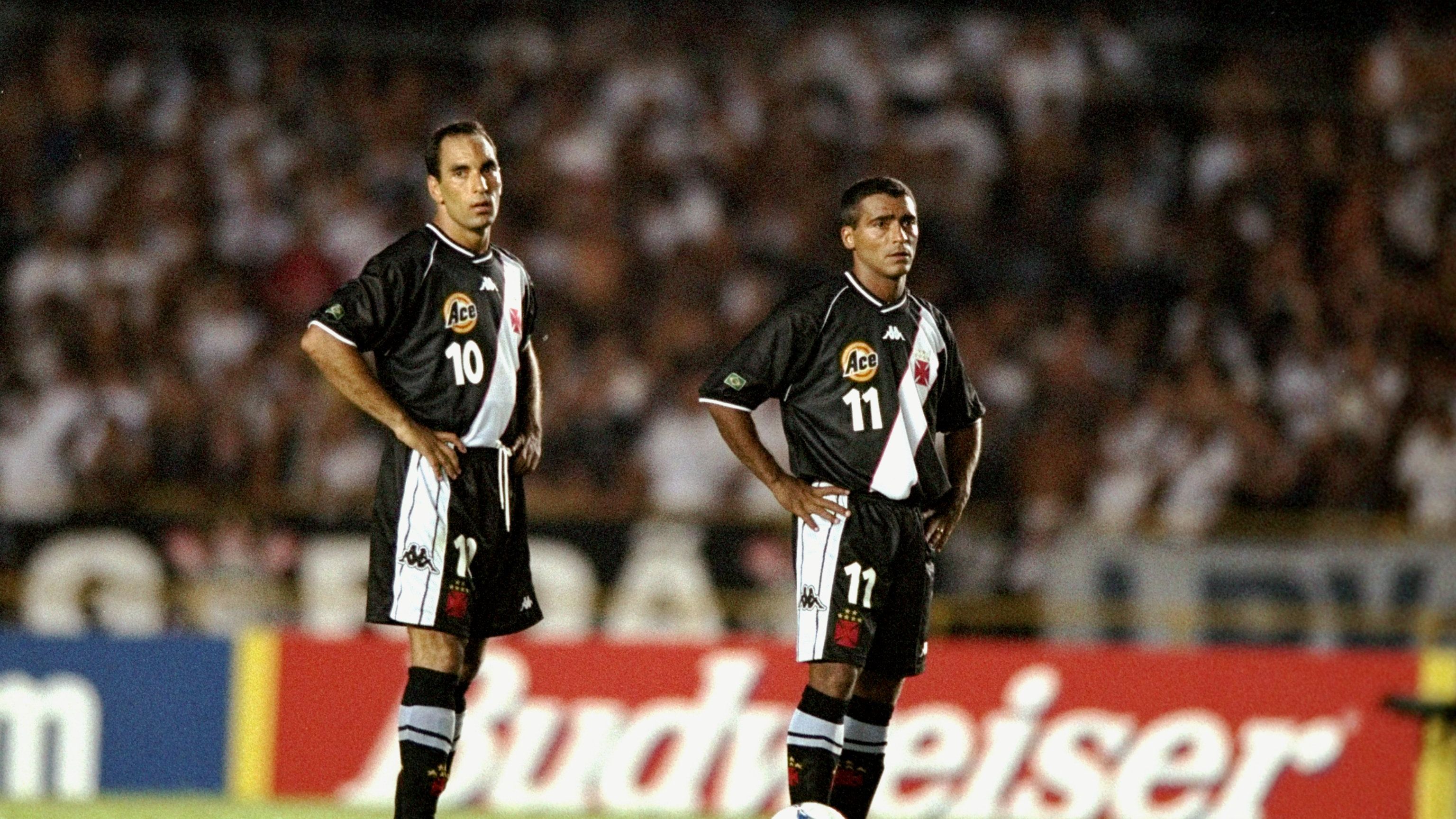 Edmundo (#10) and Romario (#11) of Vasco de Gama