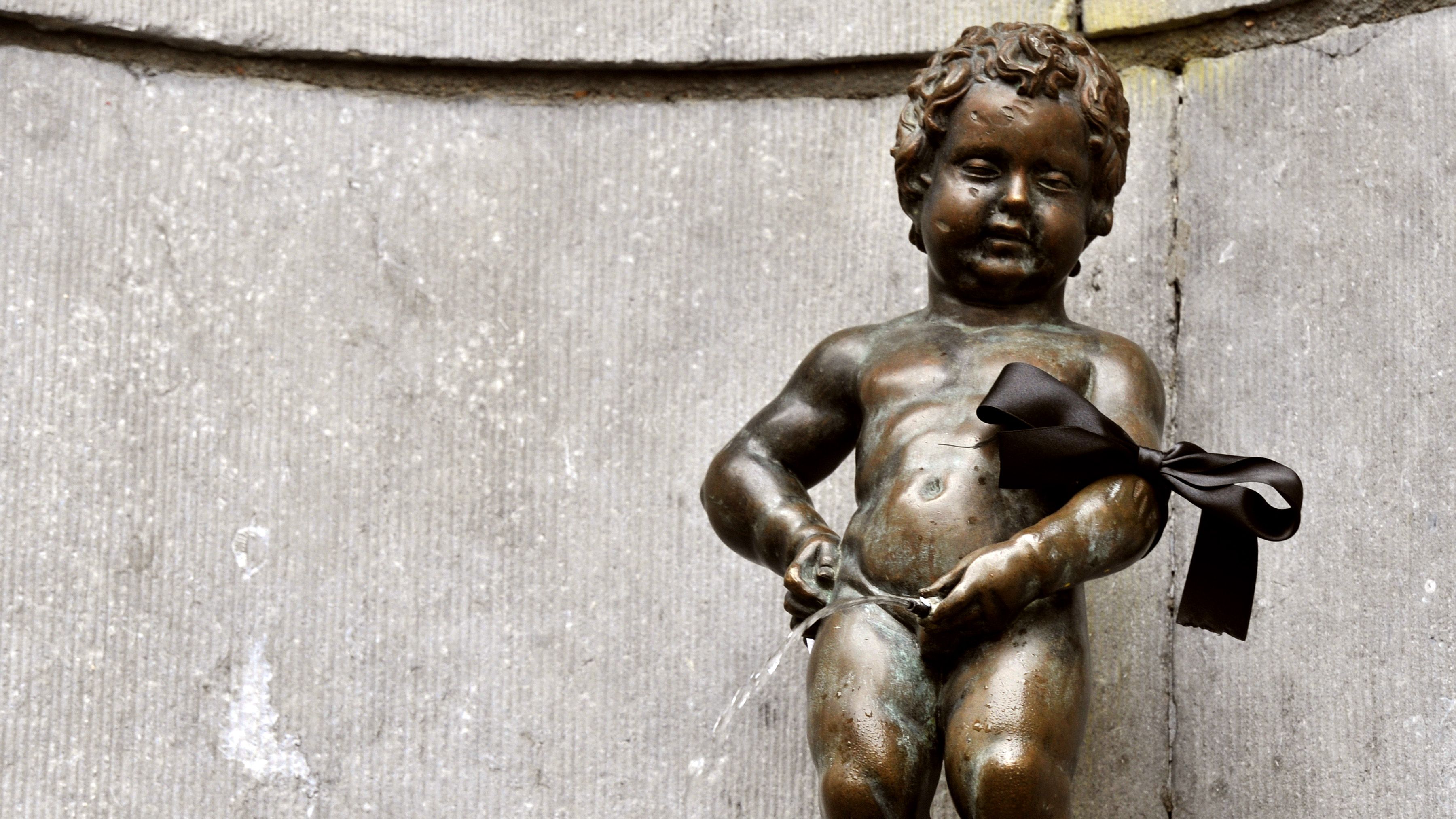 BELGIUM-SWITZERLAND-ACCIDENT-BUS-MOURNING