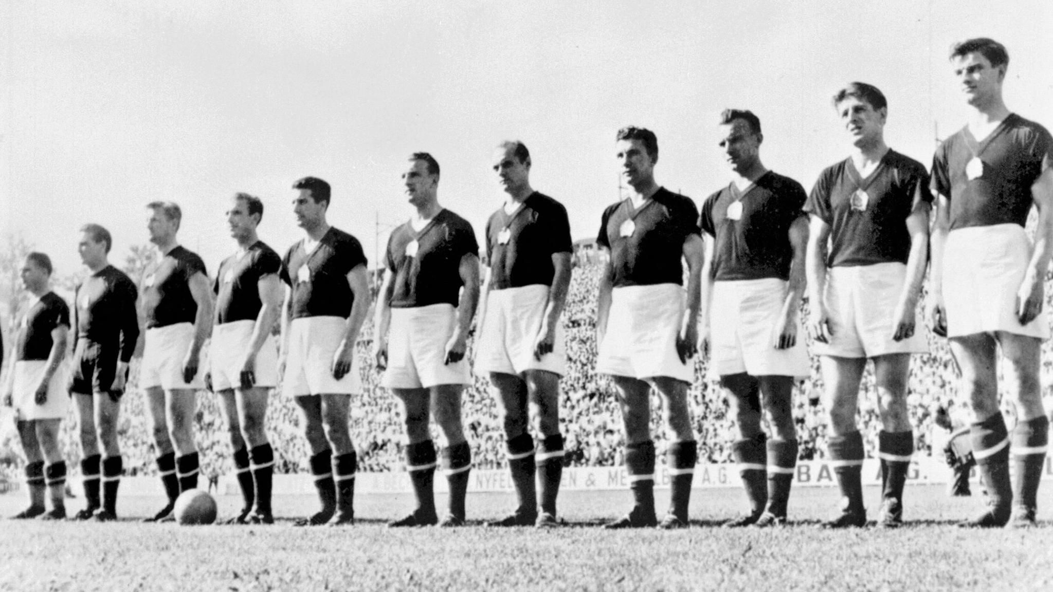 WORLD CUP-1954-HUNGARY-TEAM