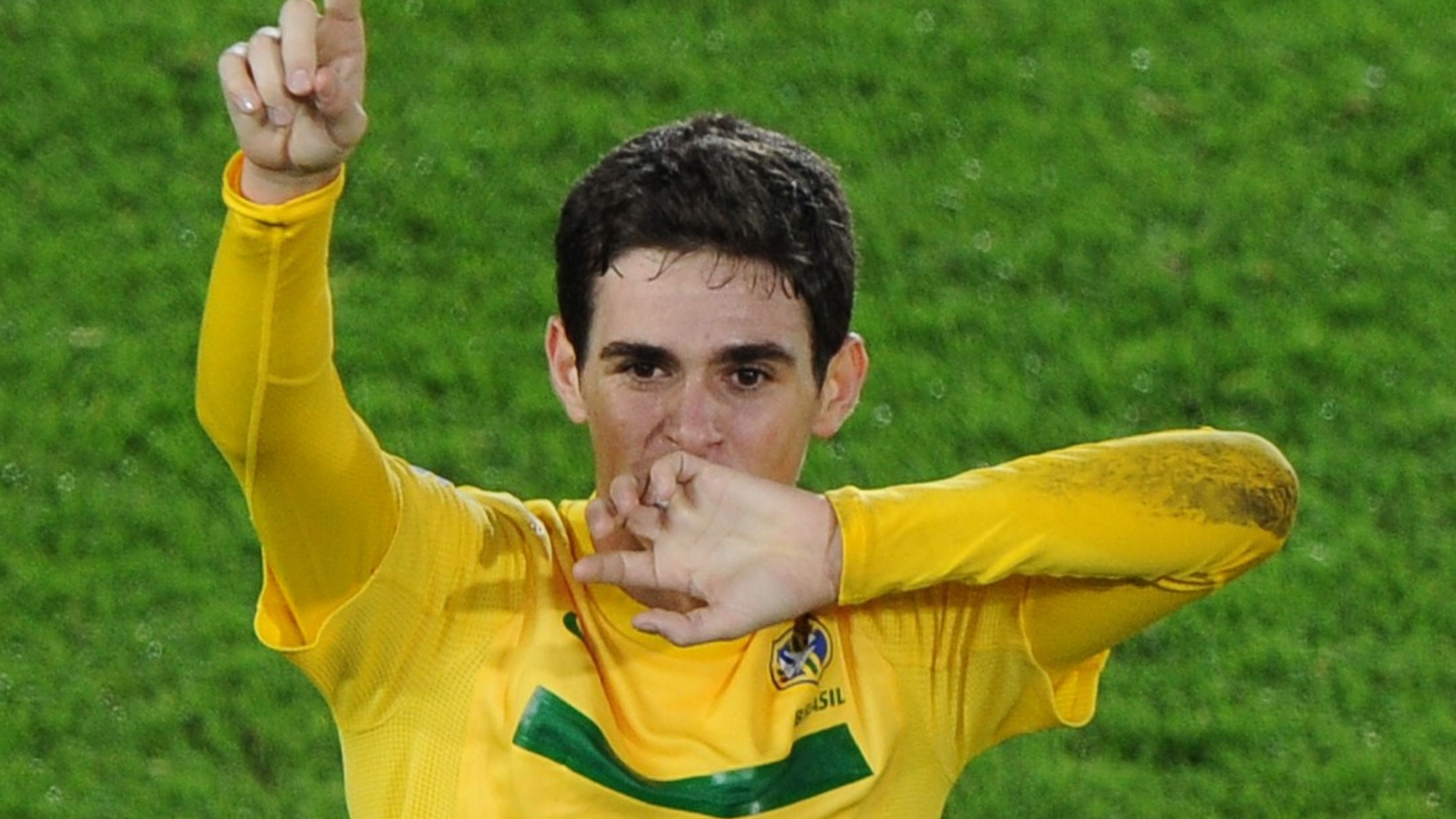 Brazilian midfielder Oscar celebrates af