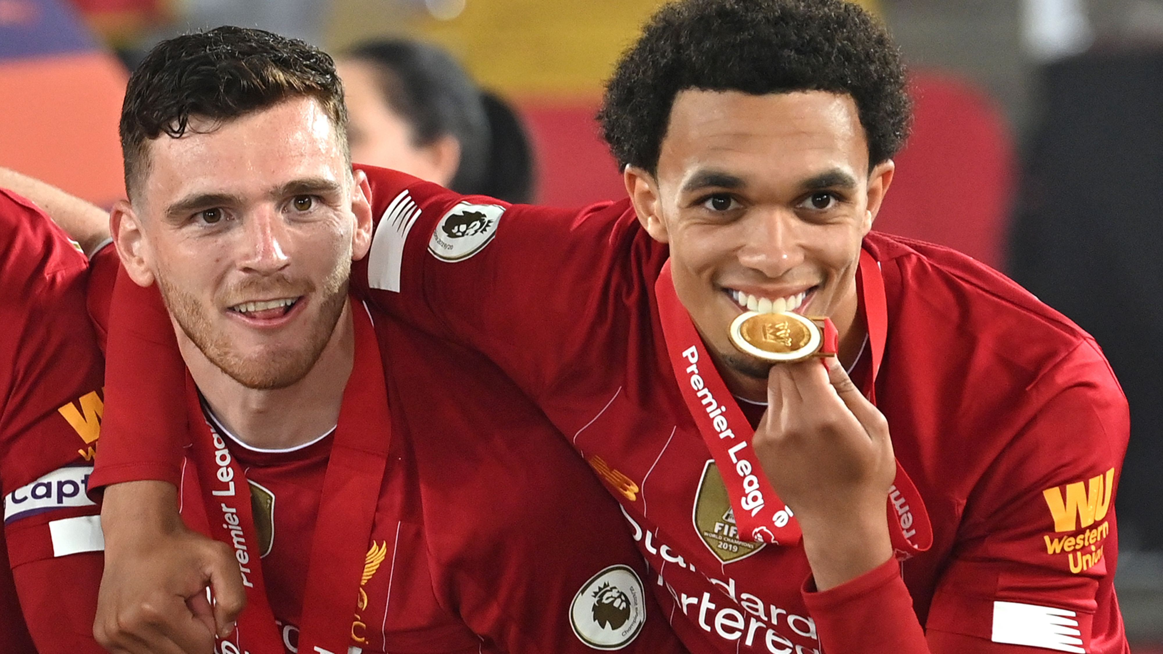 FBL-ENG-PR-LIVERPOOL-CHELSEA-TROPHY