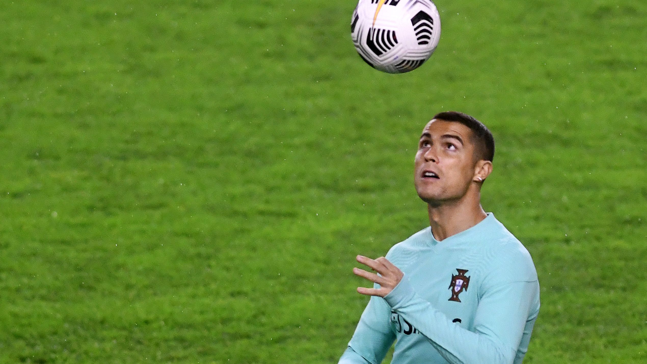 TOPSHOT-FBL-EUR-NATIONS-POR-TRAINING