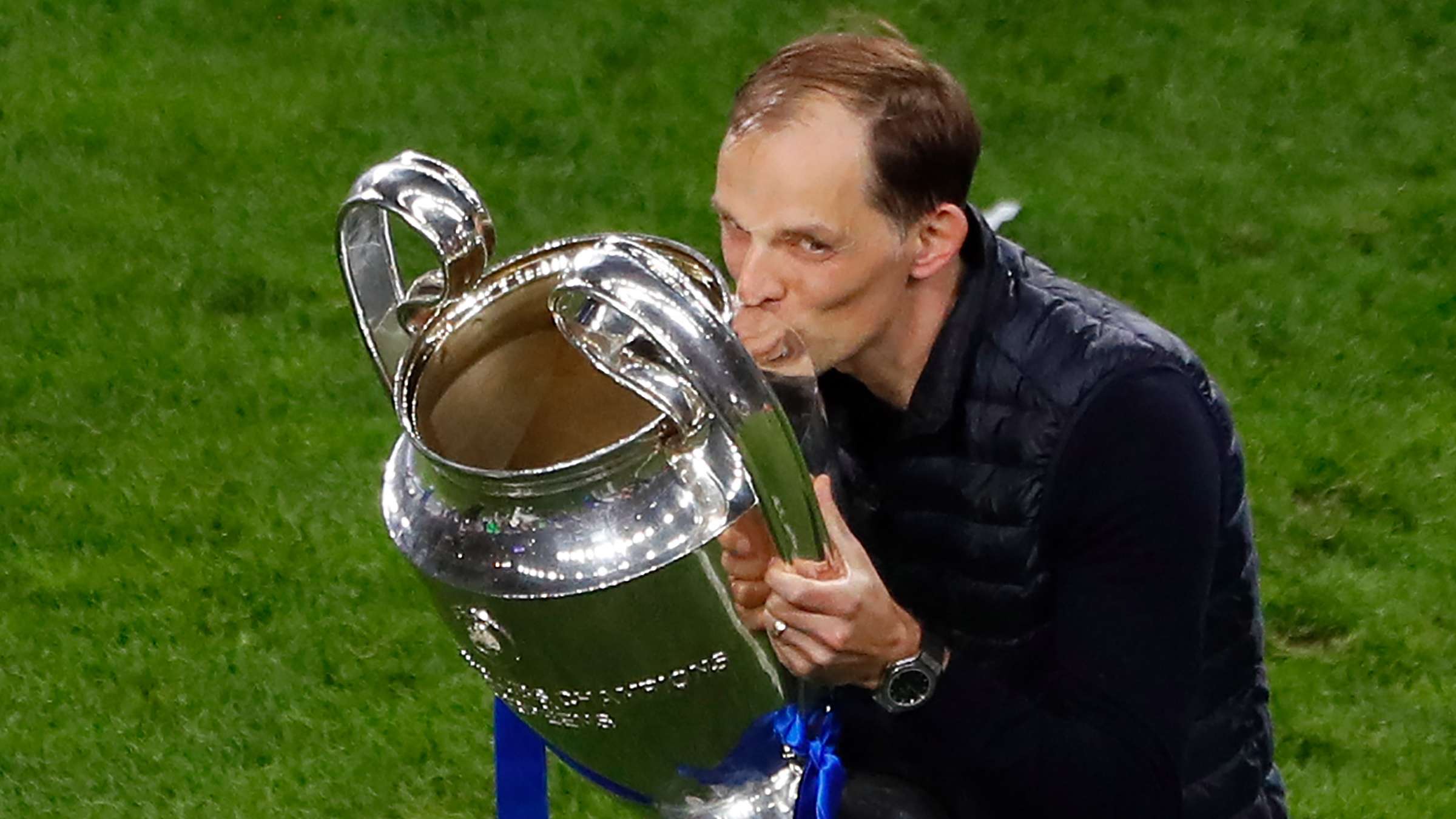 TOPSHOT-FBL-EUR-C1-MAN CITY-CHELSEA-TROPHY