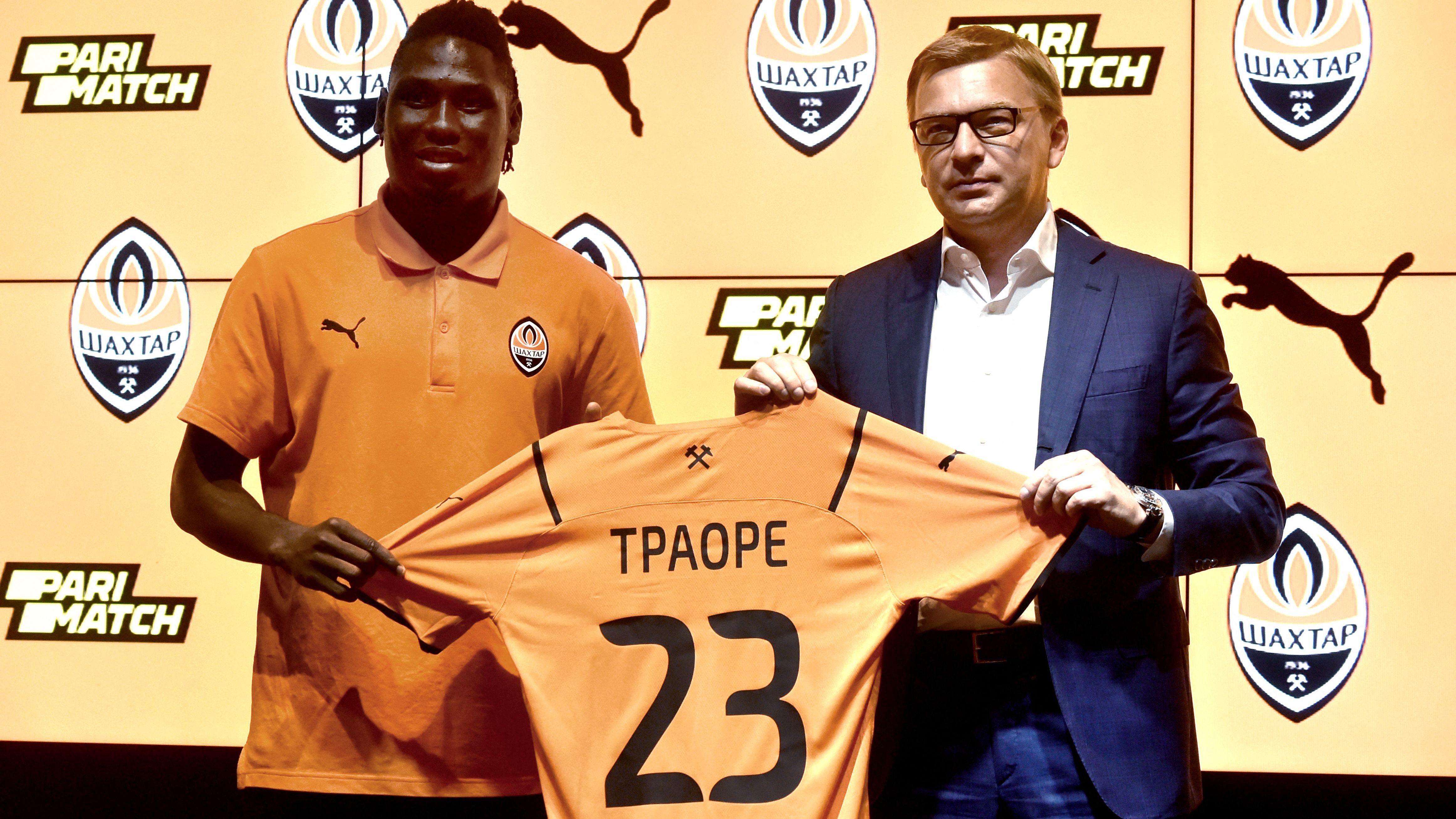 FBL-UKR-SHAKHTAR-PLAYERS-PRESENTATION