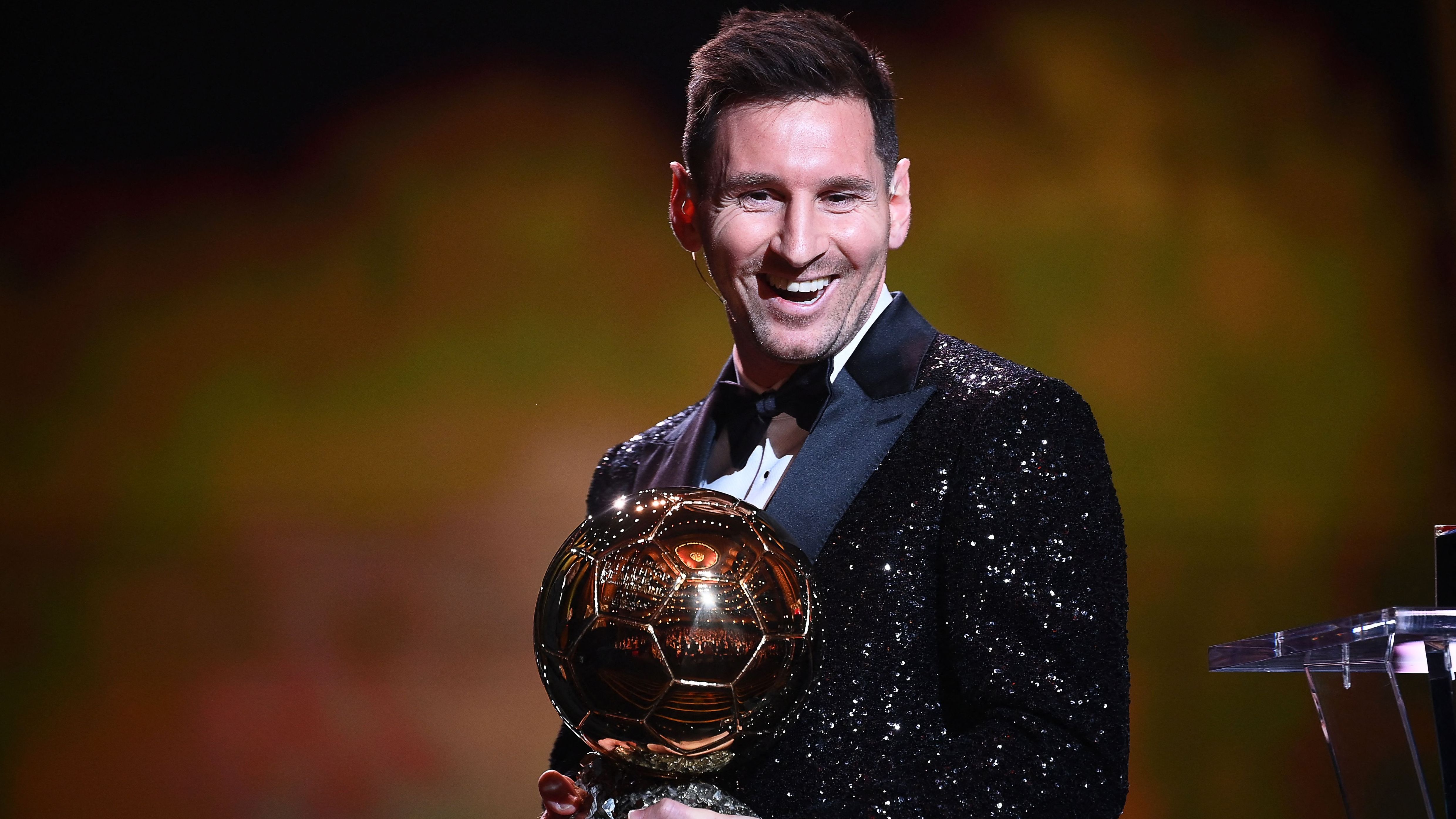 TOPSHOT-FBL-AWARD-BALLON D'OR-2021