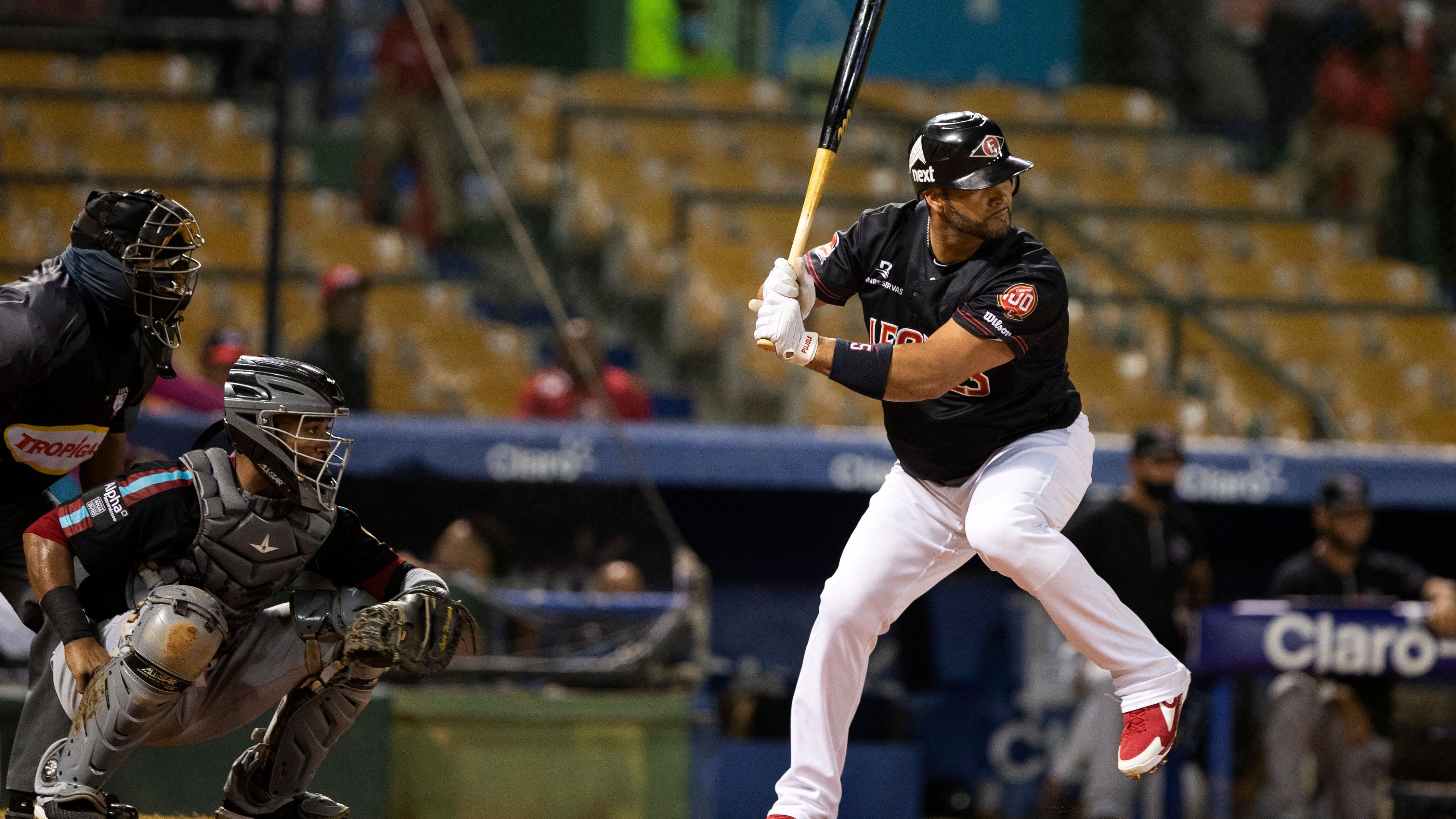 BASEBALL-DOM-LEONES DEL ESCOGIDO-GIGANTES DEL CIBAO