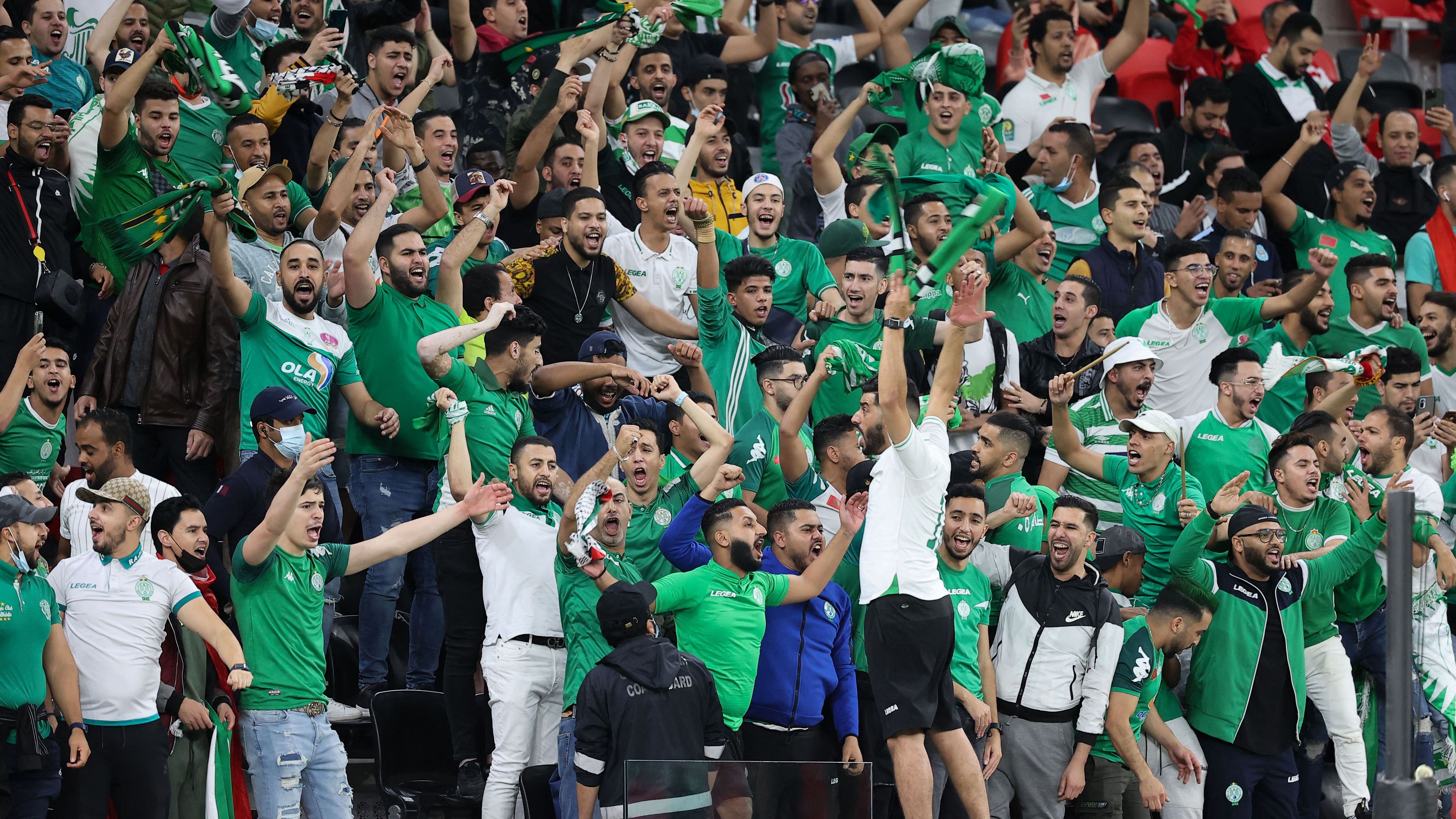 FBL-CAF-SUPER-CUP-AHLY-RAJA-FANS