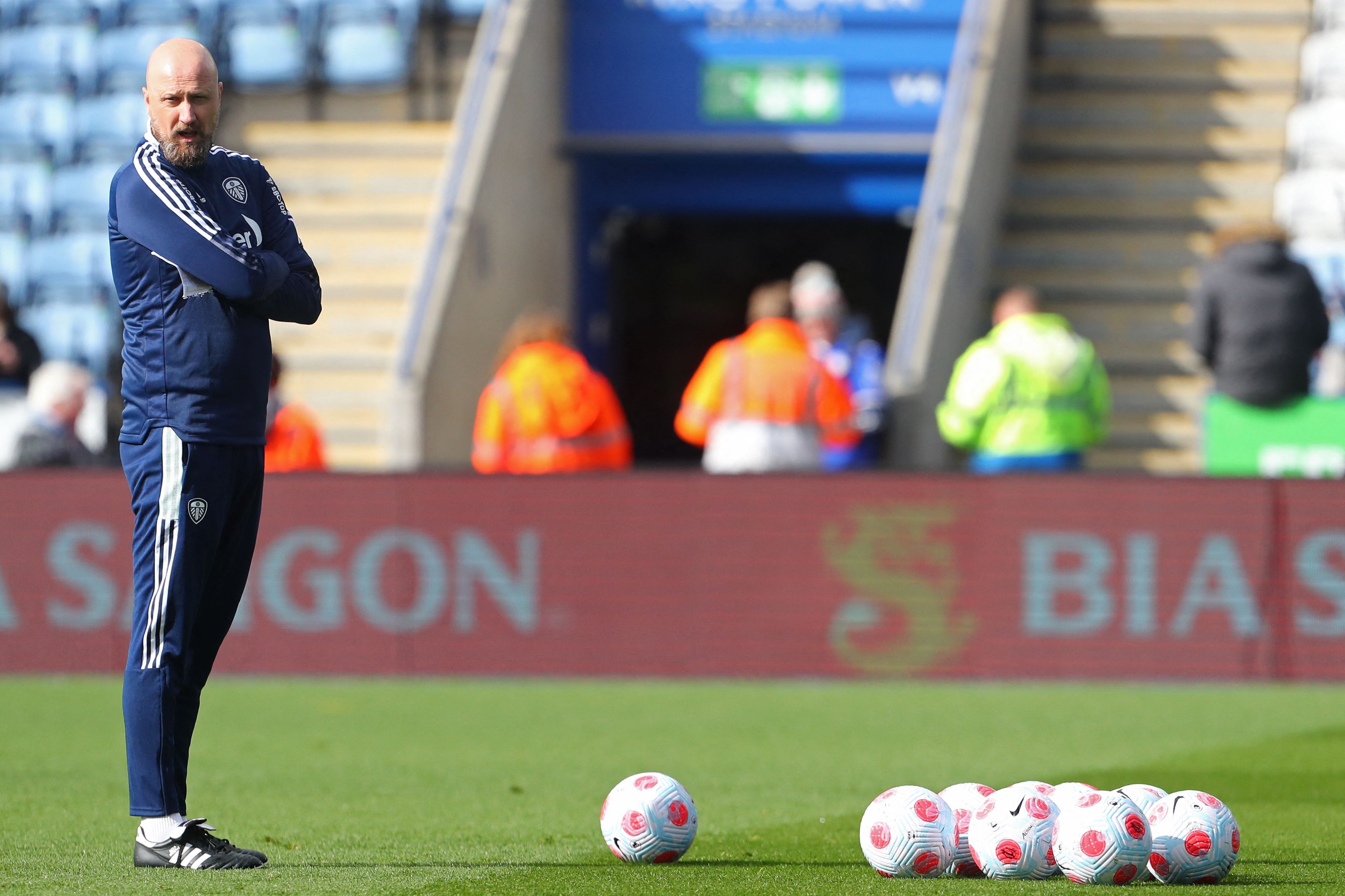 FBL-ENG-PR-LEICESTER-LEEDS