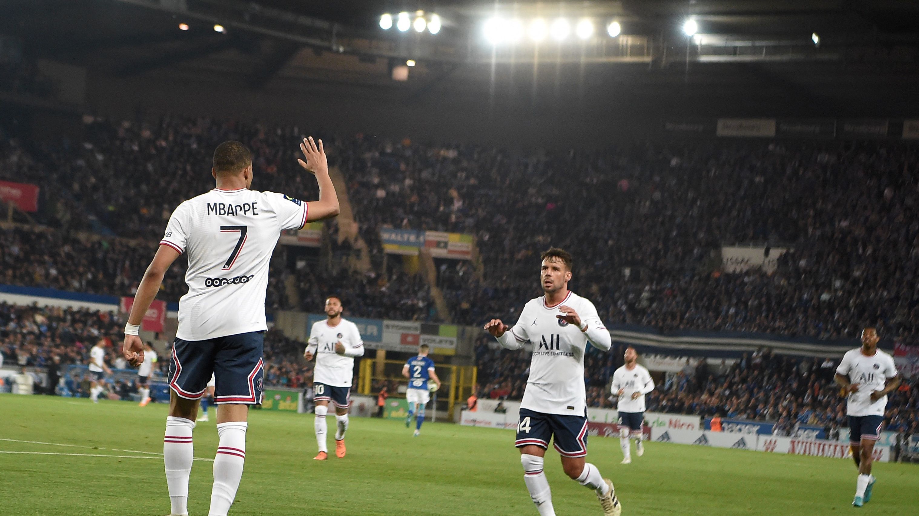 FBL-FRA-LIGUE1-STRASBOURG-PSG