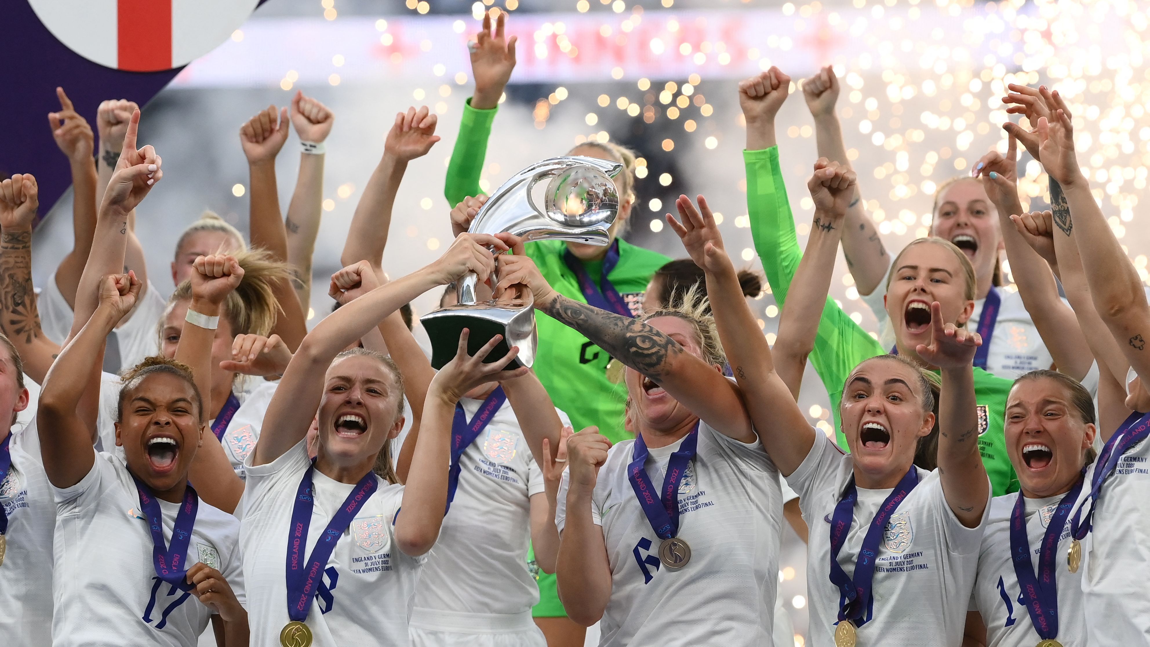 TOPSHOT-FBL-EURO-2022-WOMEN-GER-ENG