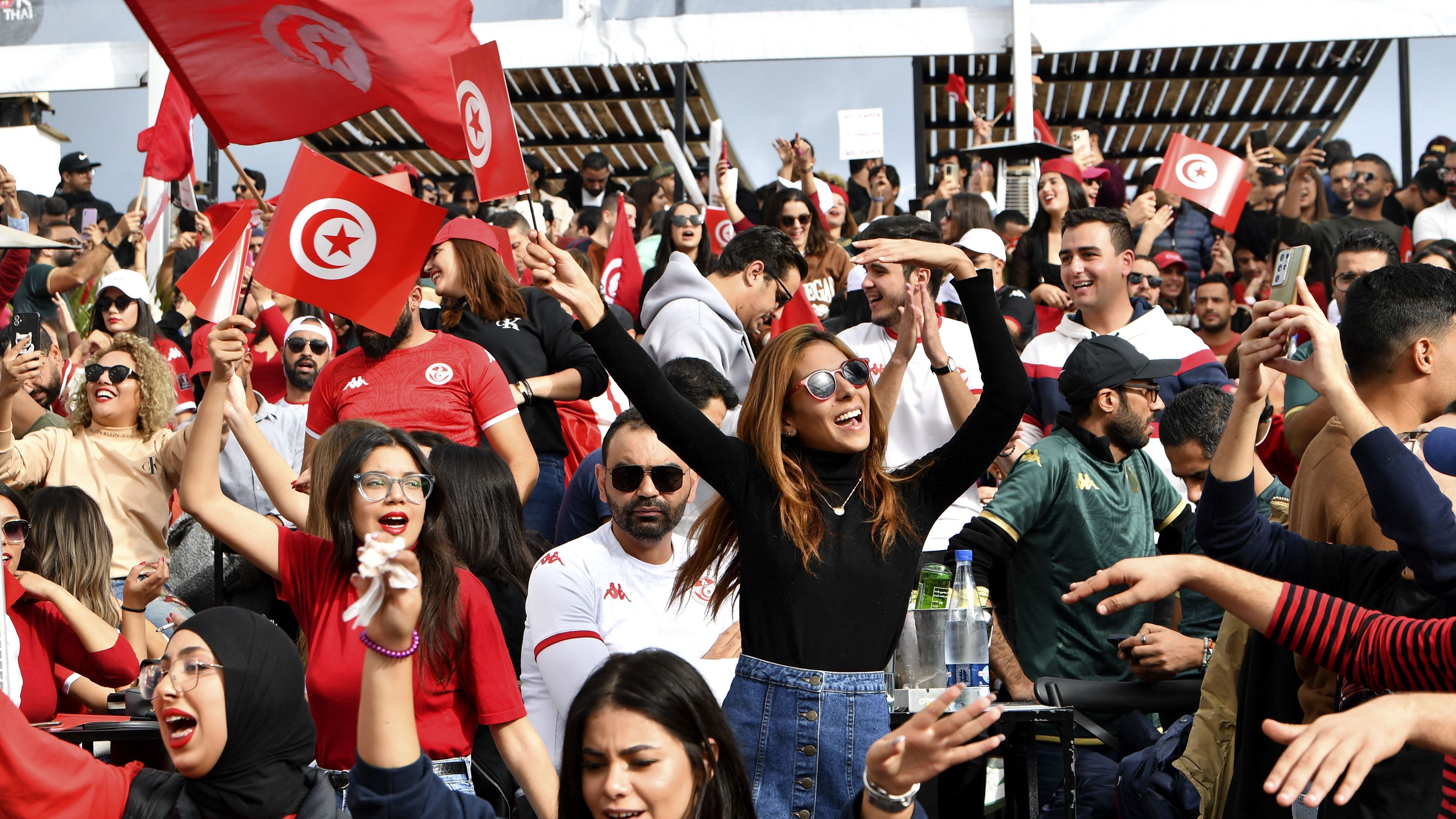 TUNISIA-FBL-WC-2022-FANS
