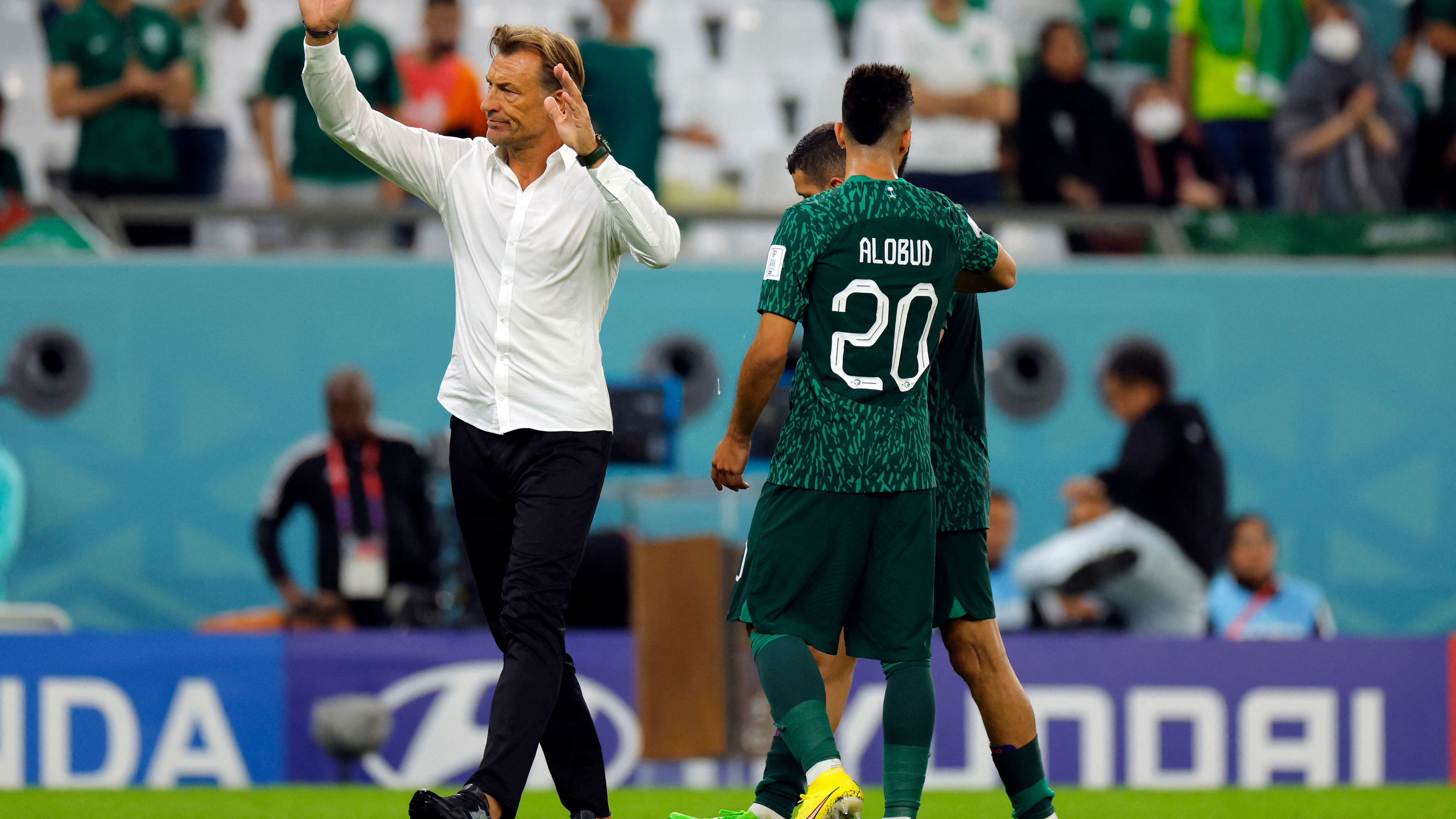 TOPSHOT-FBL-WC-2022-MATCH22-POL-KSA