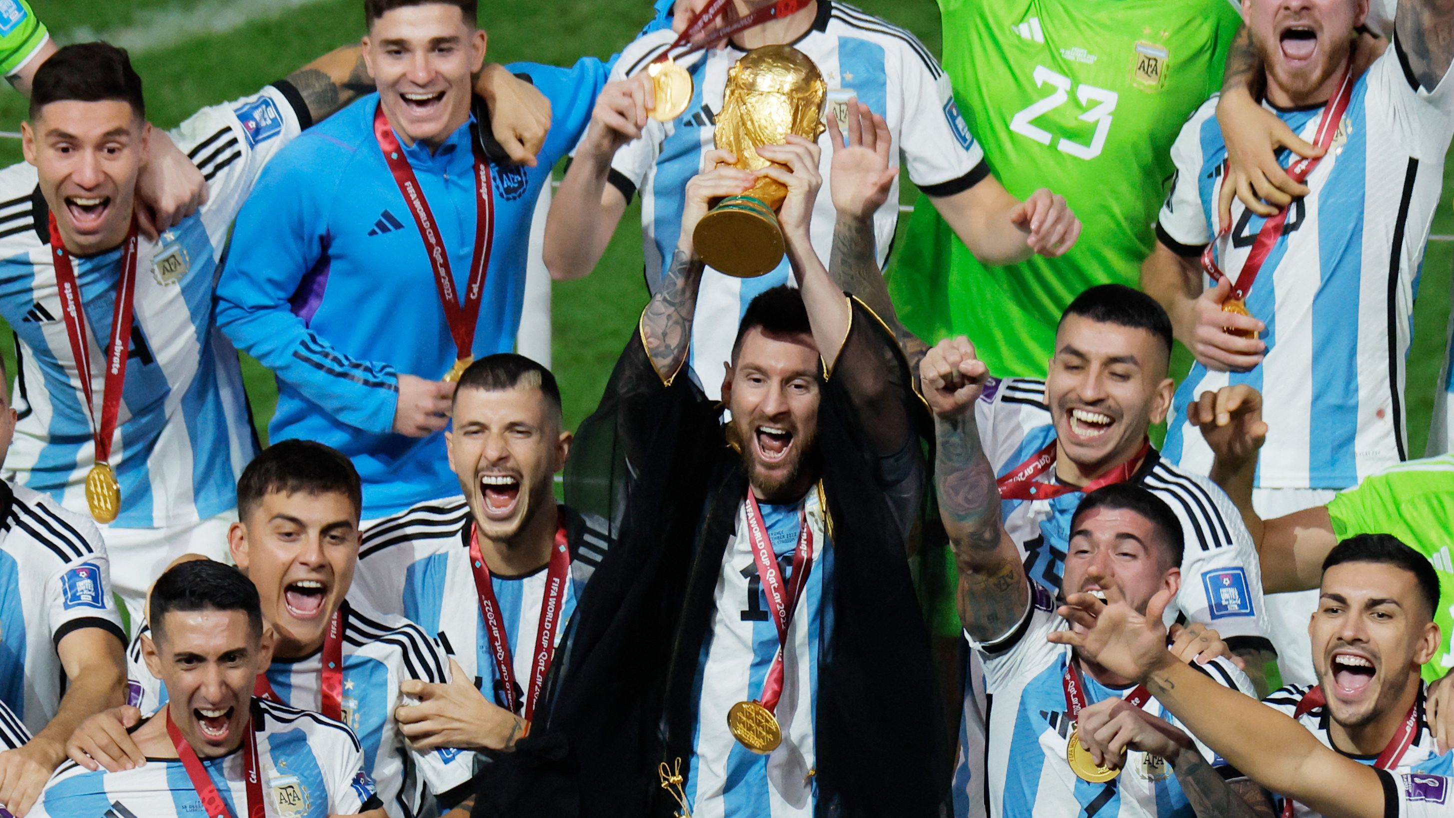 FBL-WC-2022-MATCH64-ARG-FRA-TROPHY