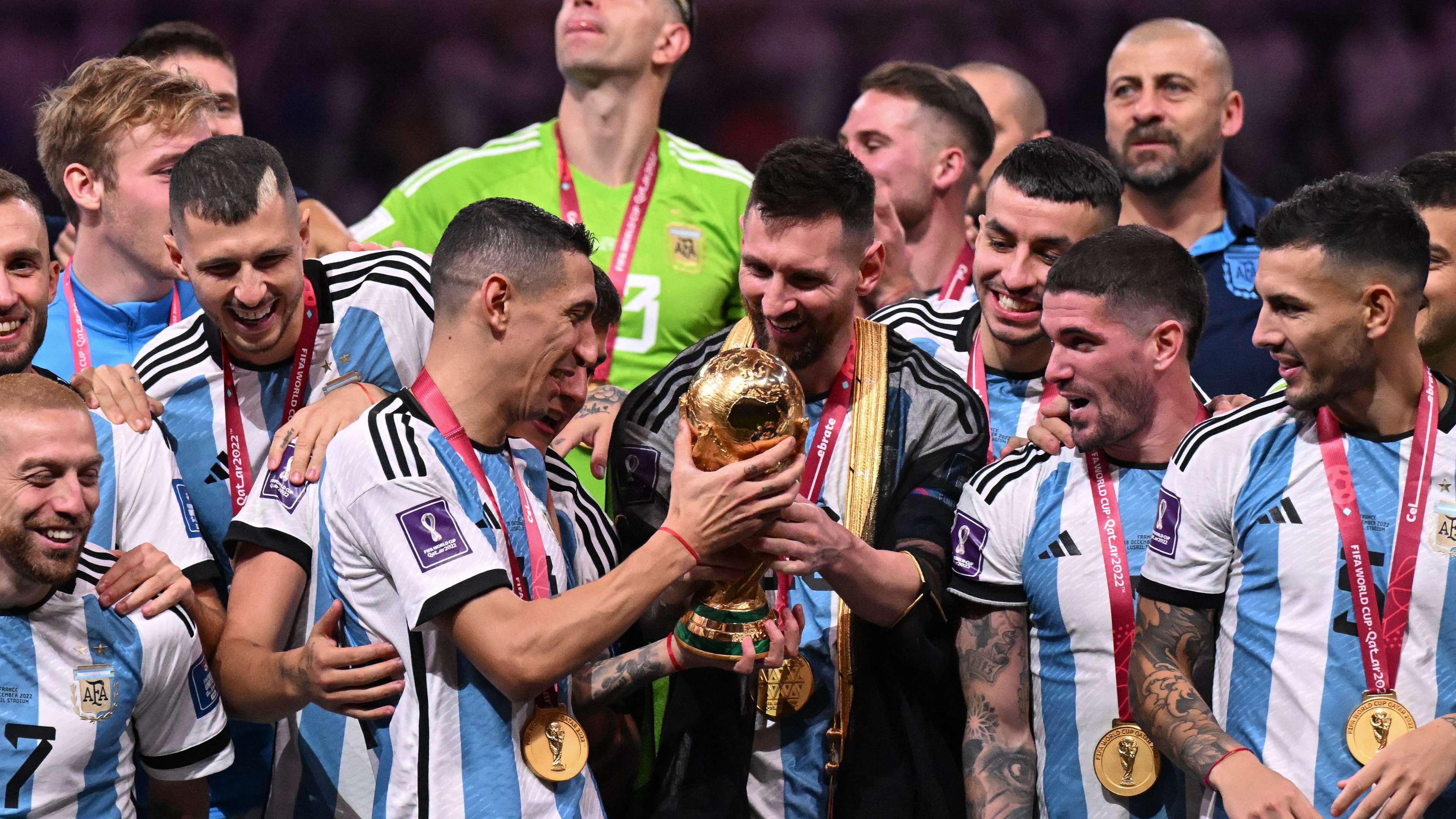 FBL-WC-2022-MATCH64-ARG-FRA-TROPHY
