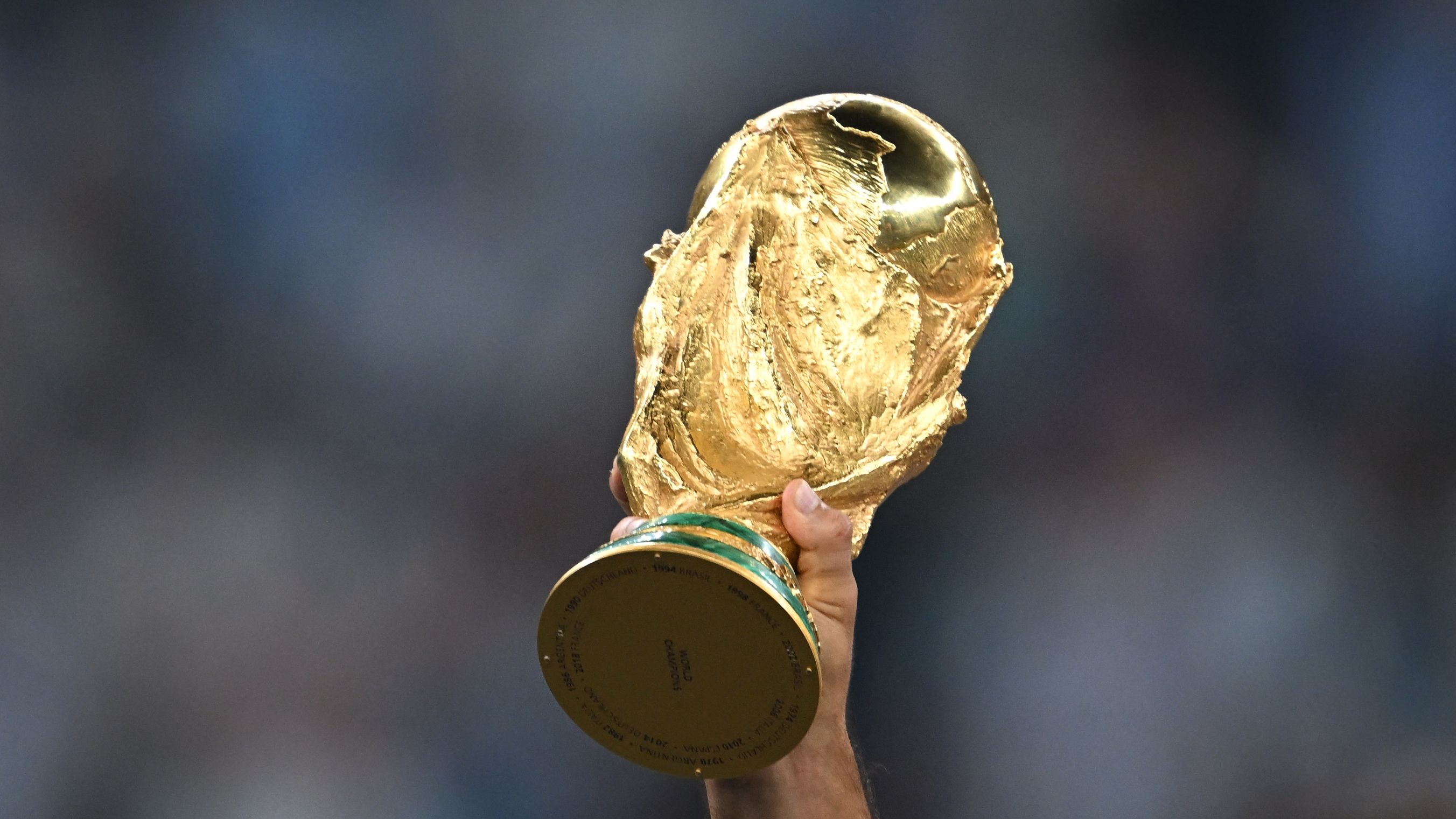 FBL-WC-2022-MATCH64-ARG-FRA-TROPHY
