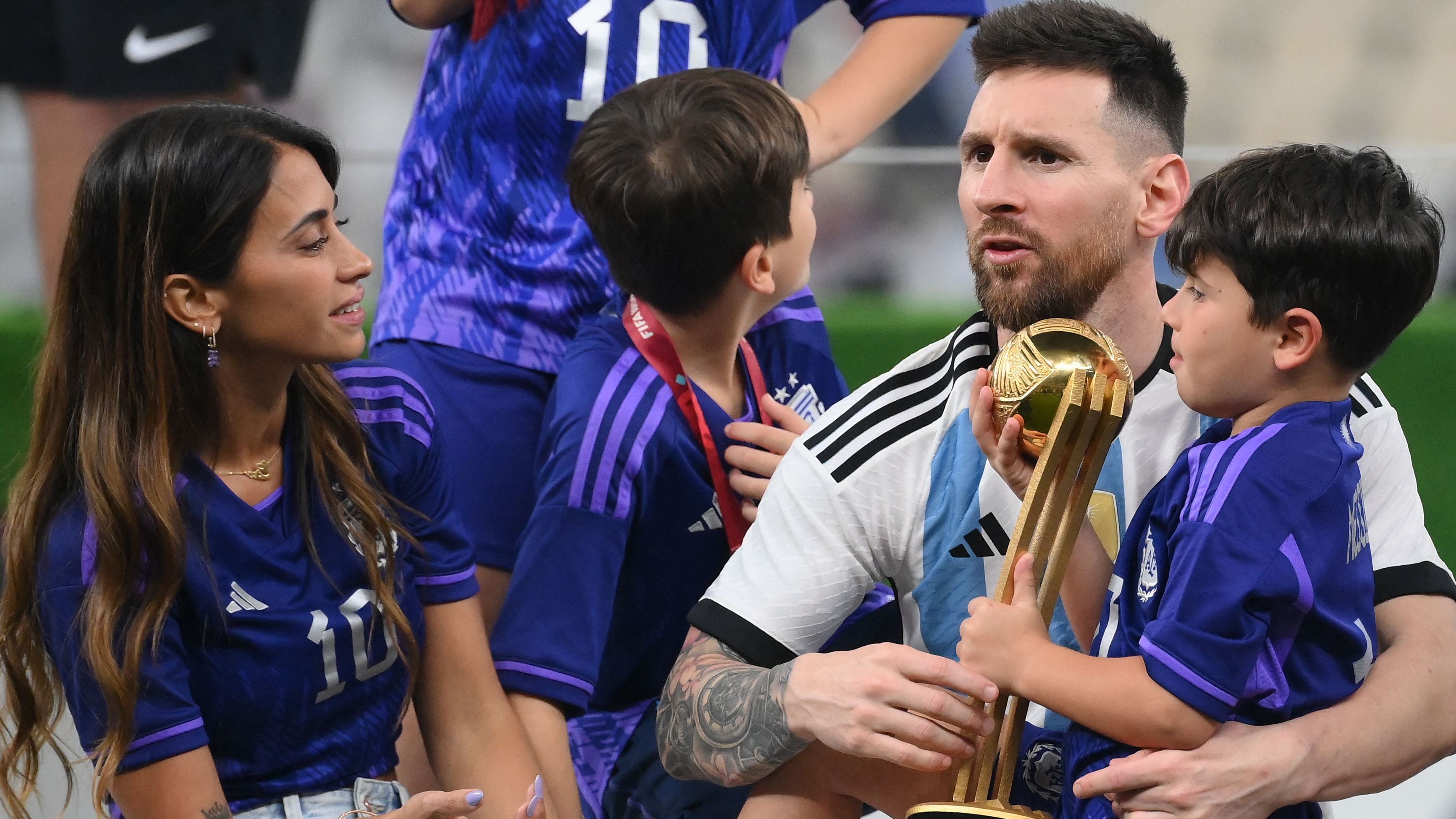 FBL-WC-2022-MATCH64-ARG-FRA-TROPHY