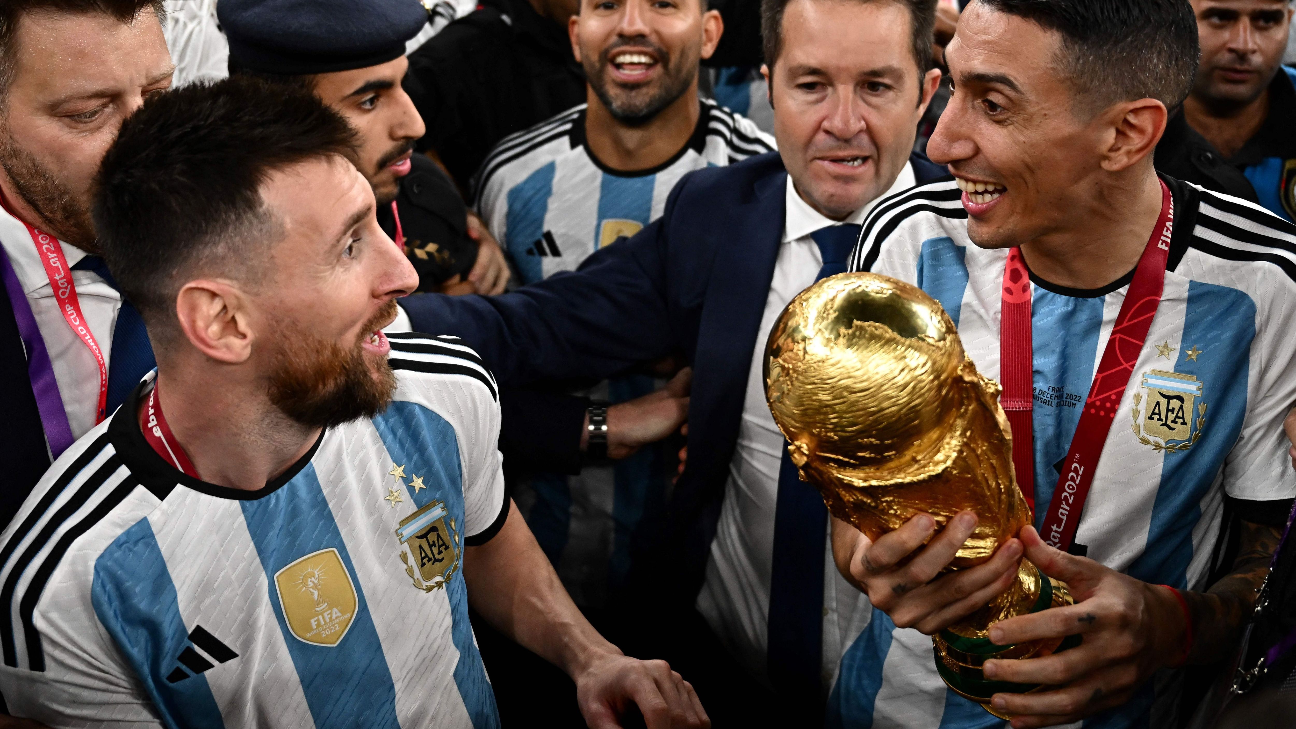 FBL-WC-2022-MATCH64-ARG-FRA-TROPHY