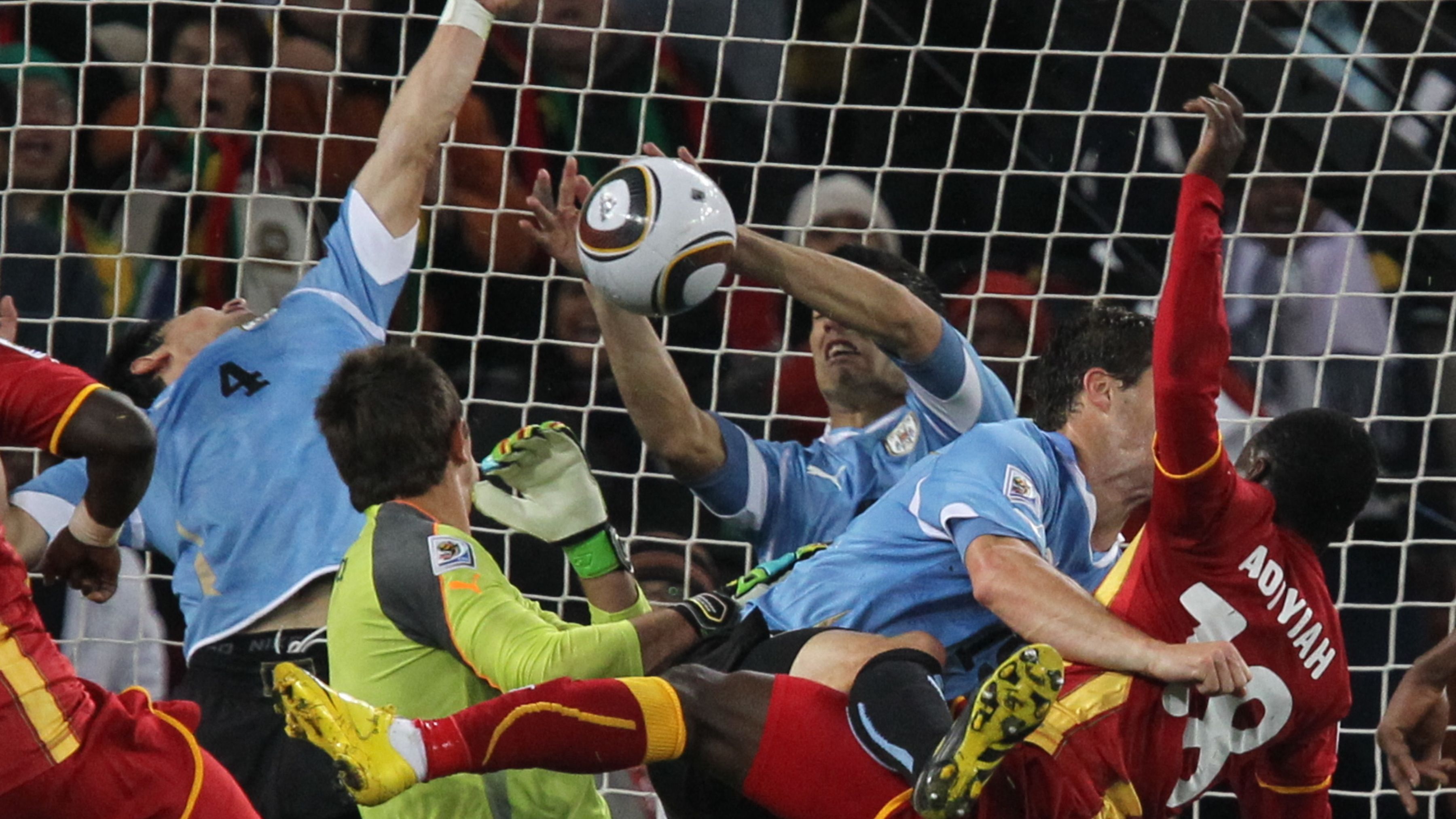 TOPSHOT-FBL-WC2010-MATCH58-URU-GHA