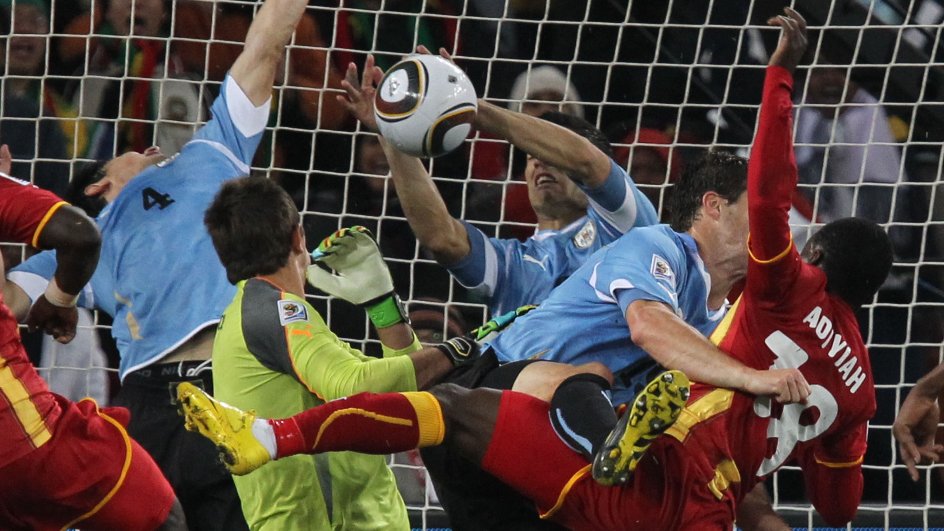 TOPSHOT-FBL-WC2010-MATCH58-URU-GHA