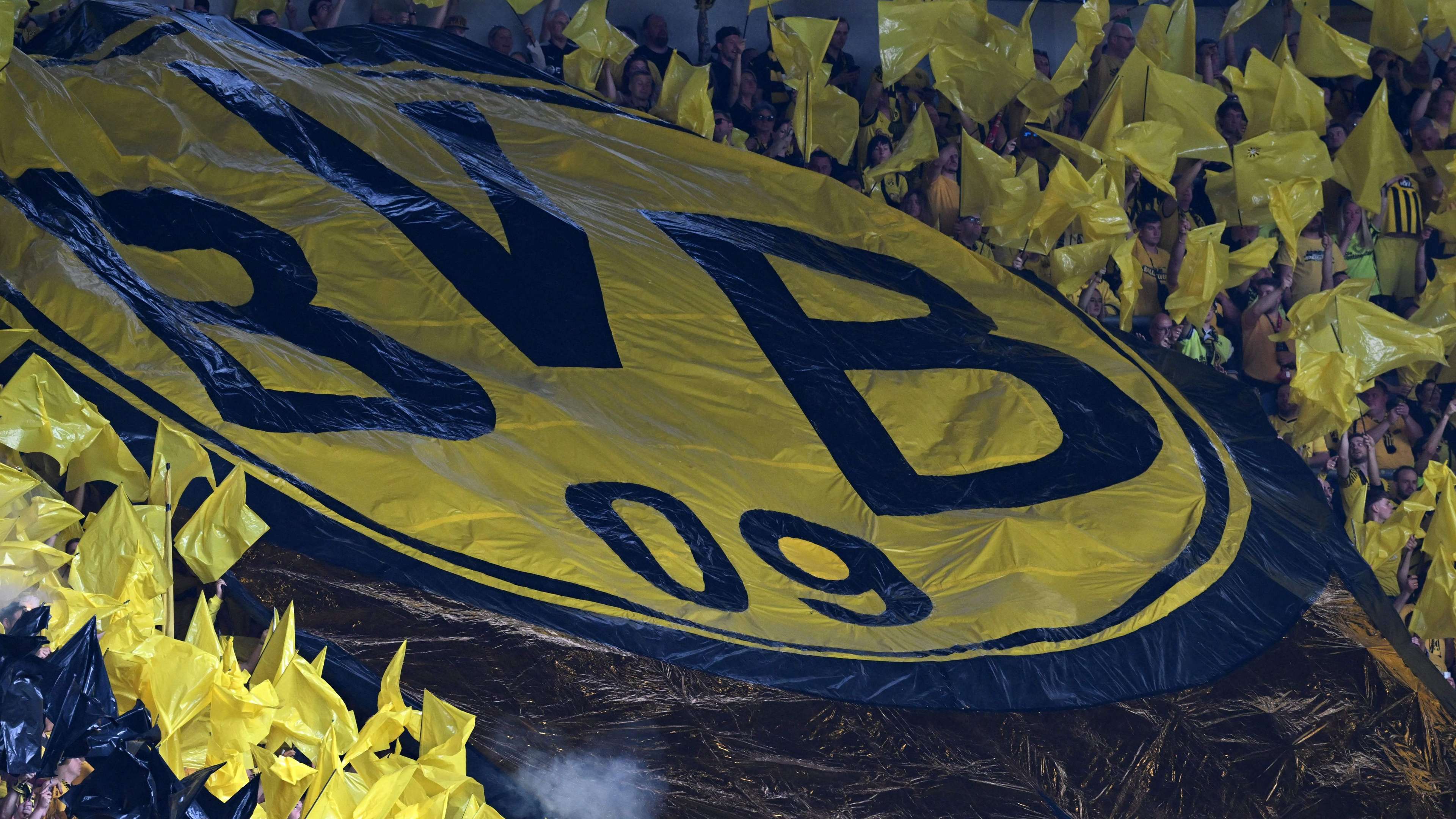 FBL-GER-BUNDESLIGA-AUGSBURG-DORTMUND