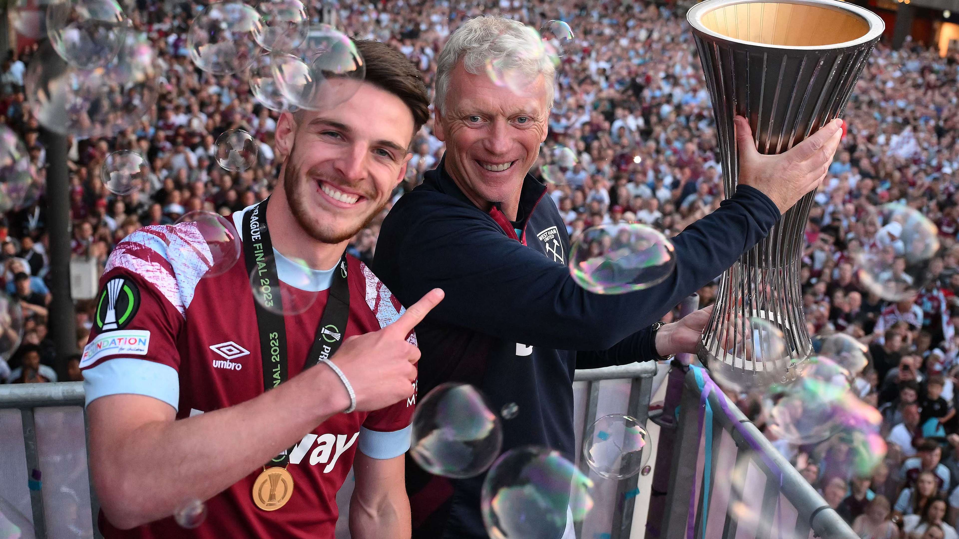 FBL-EUR-C4-WEST HAM-PARADE