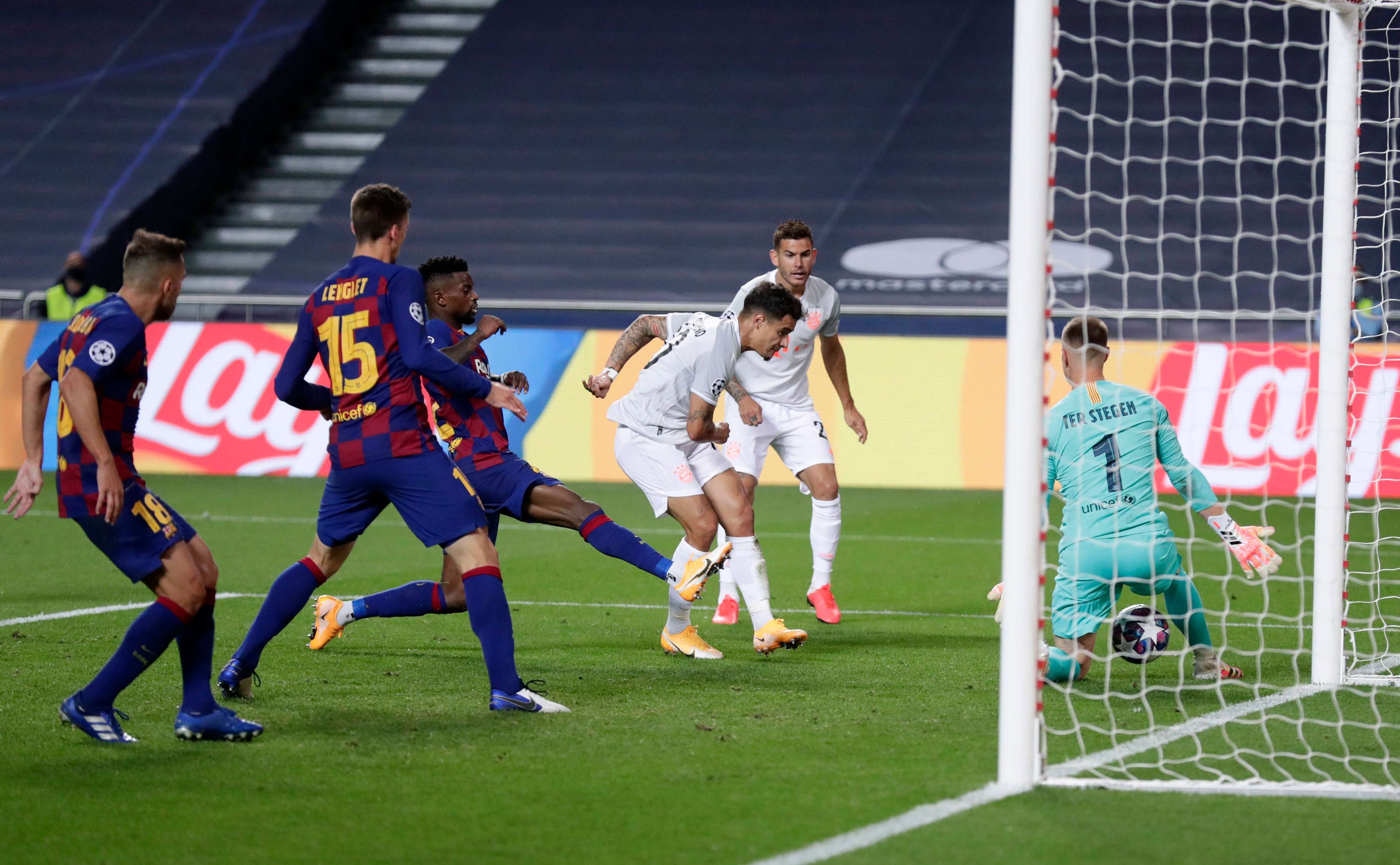 Barcelona v Bayern Munich - UEFA Champions League Quarter Final