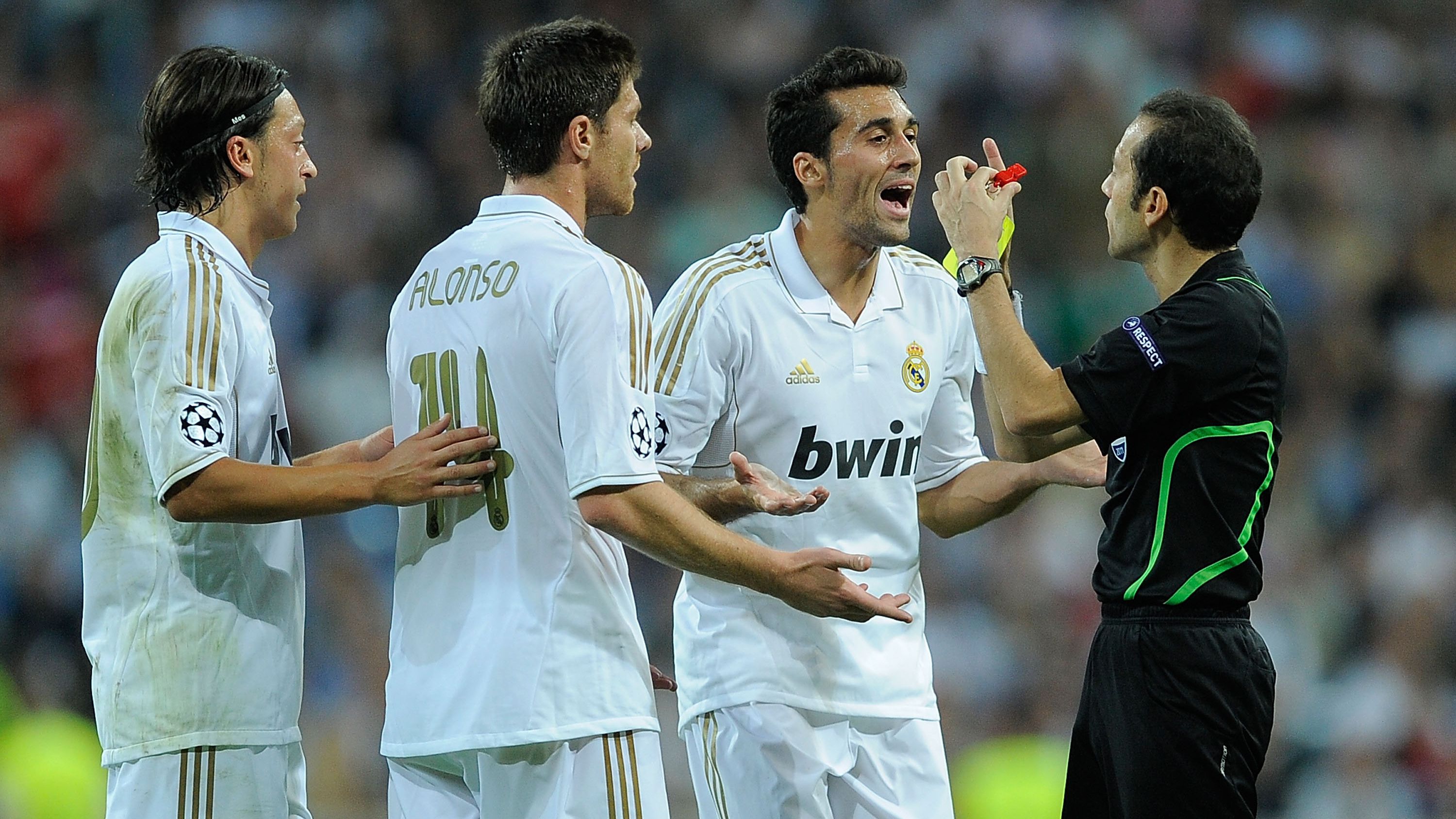 Real Madrid CF v Olympique Lyonnais - UEFA Champions League