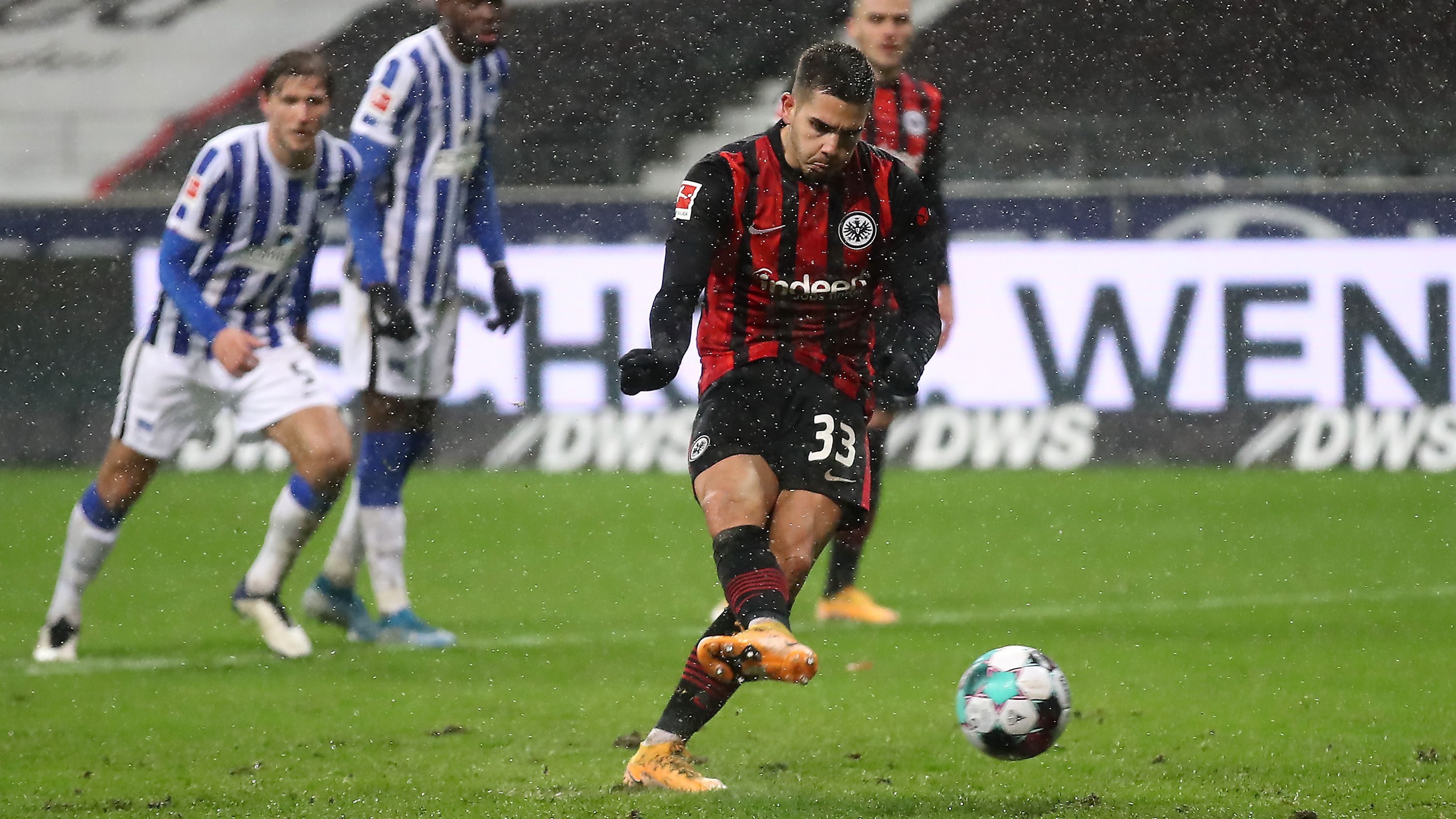 Eintracht Frankfurt v Hertha BSC - Bundesliga