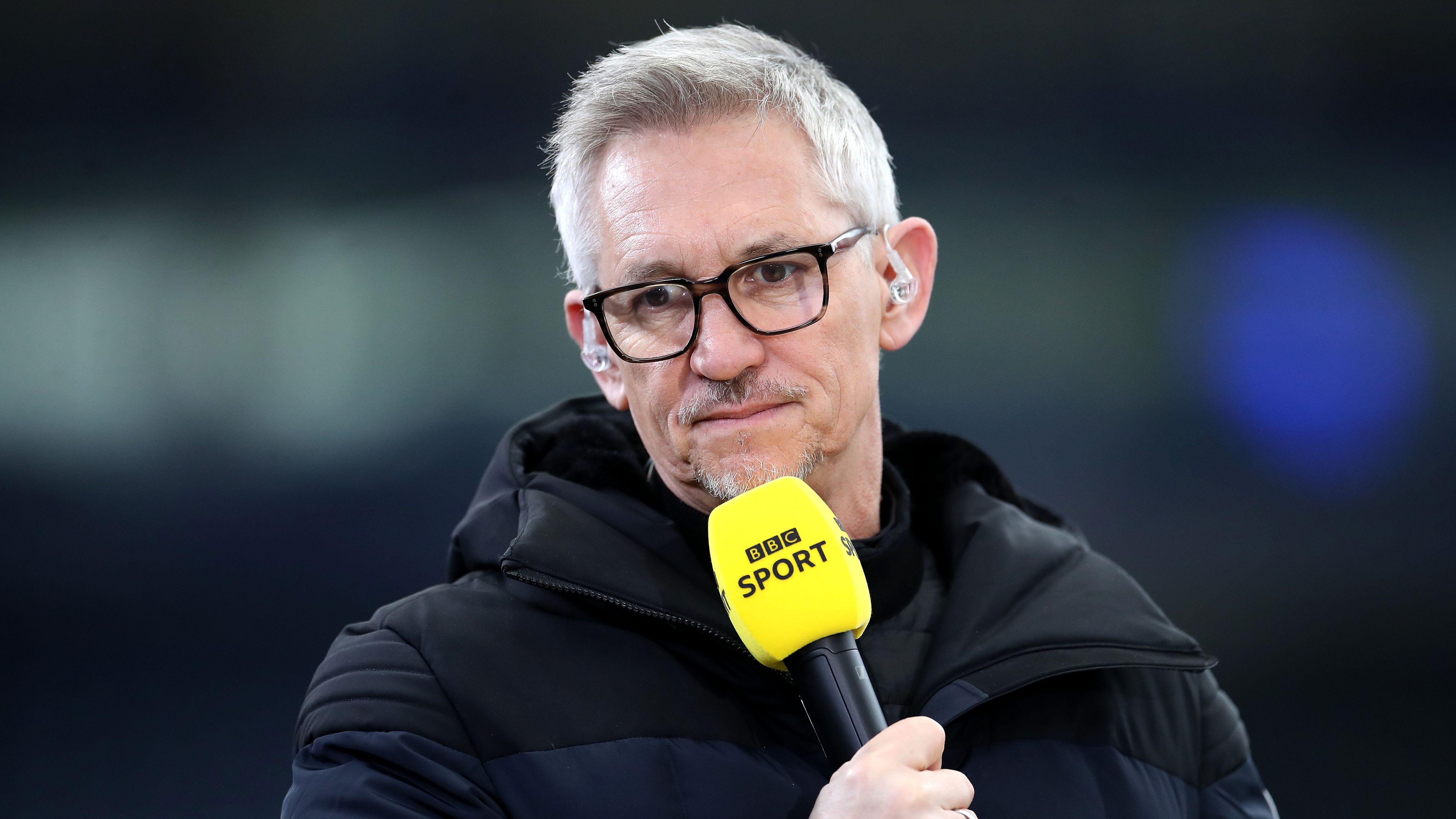 Gary Lineker bizarrely forced to defend himself from ridicule as ex-Match of the Day presenter is spotted walking with woman on holiday in Mexico | Goal.com UK