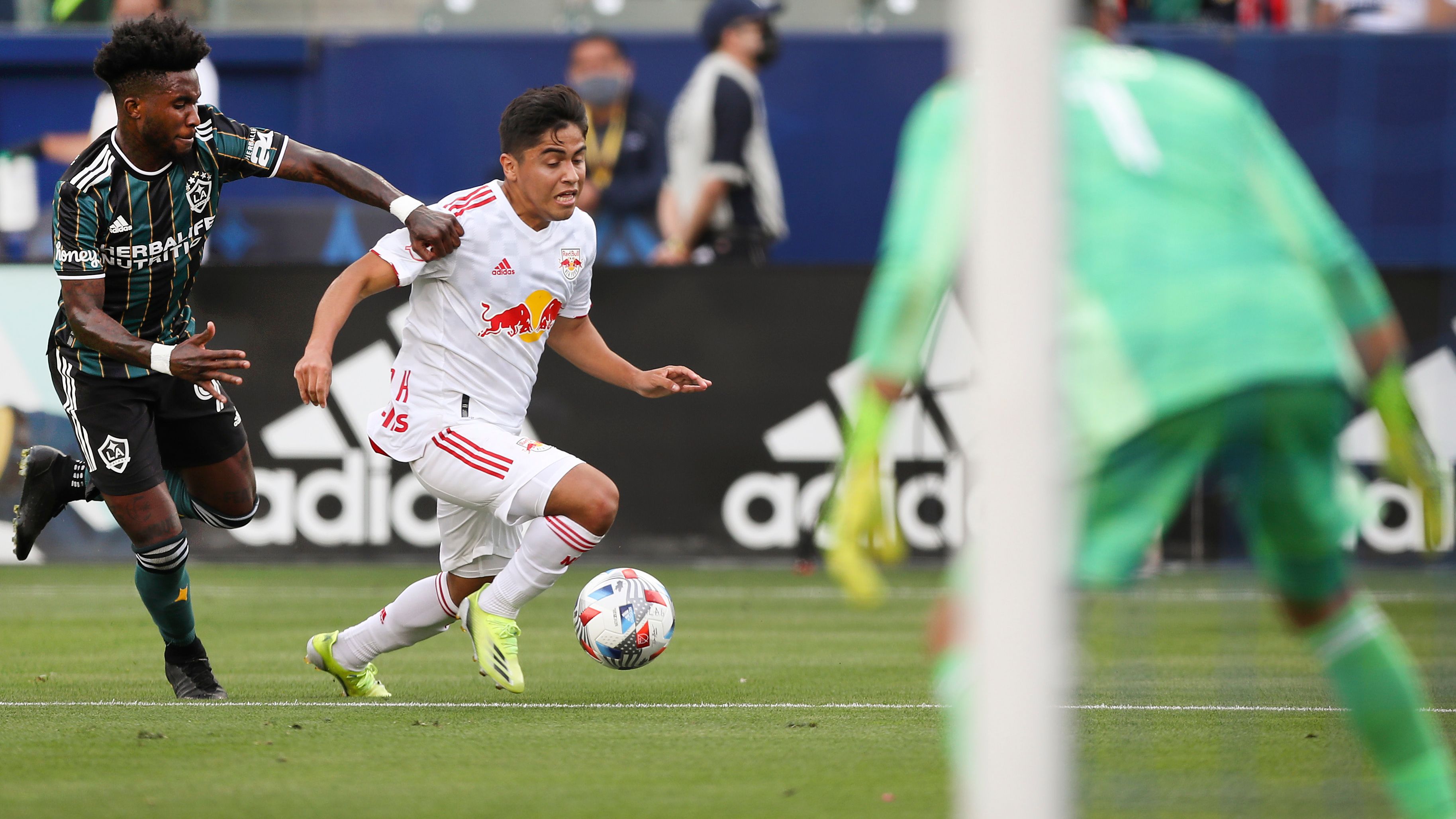 New York Red Bulls v Los Angeles Galaxy
