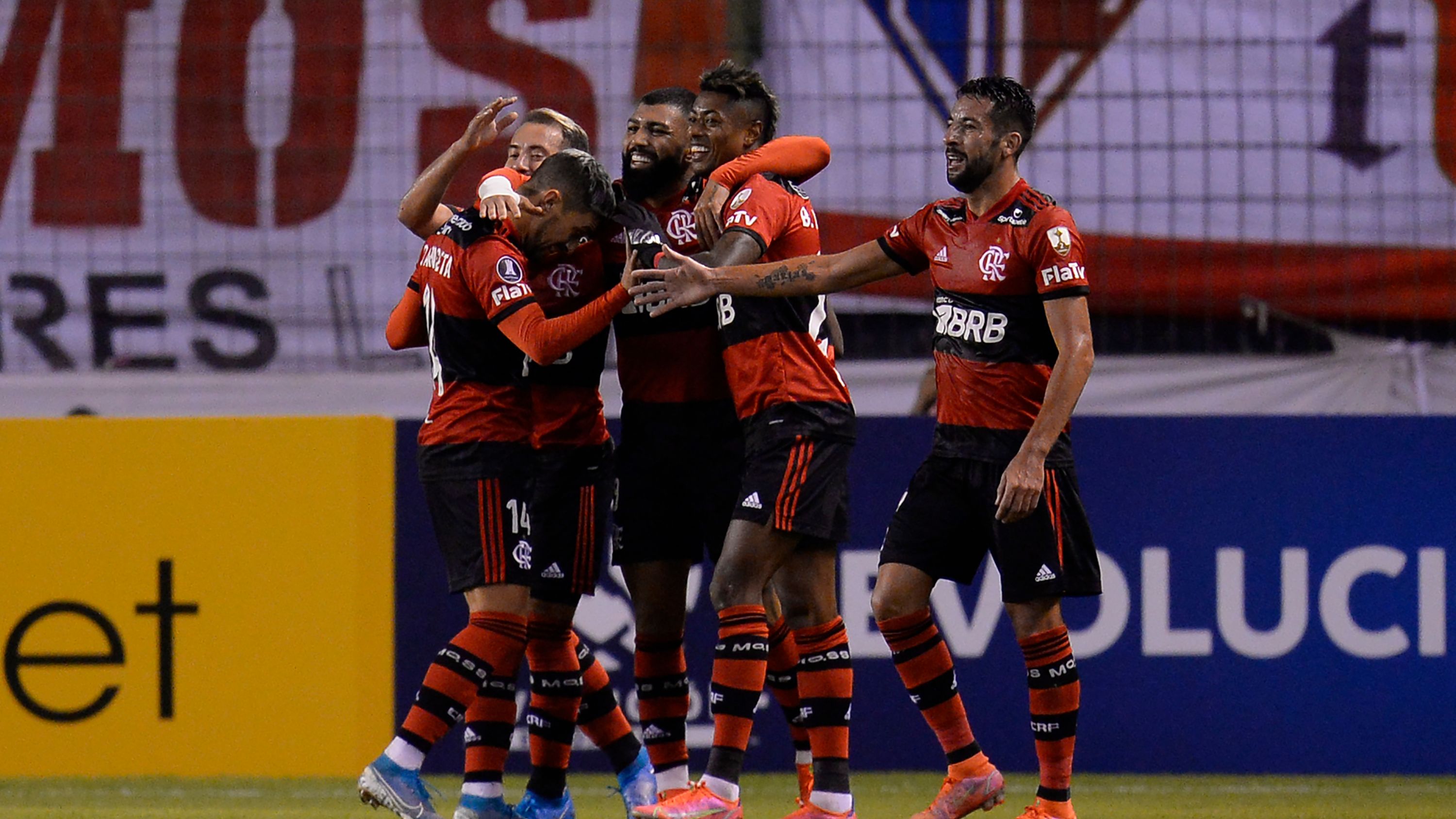 Liga Deportiva Universitaria v Flamengo - Copa CONMEBOL Libertadores 2021