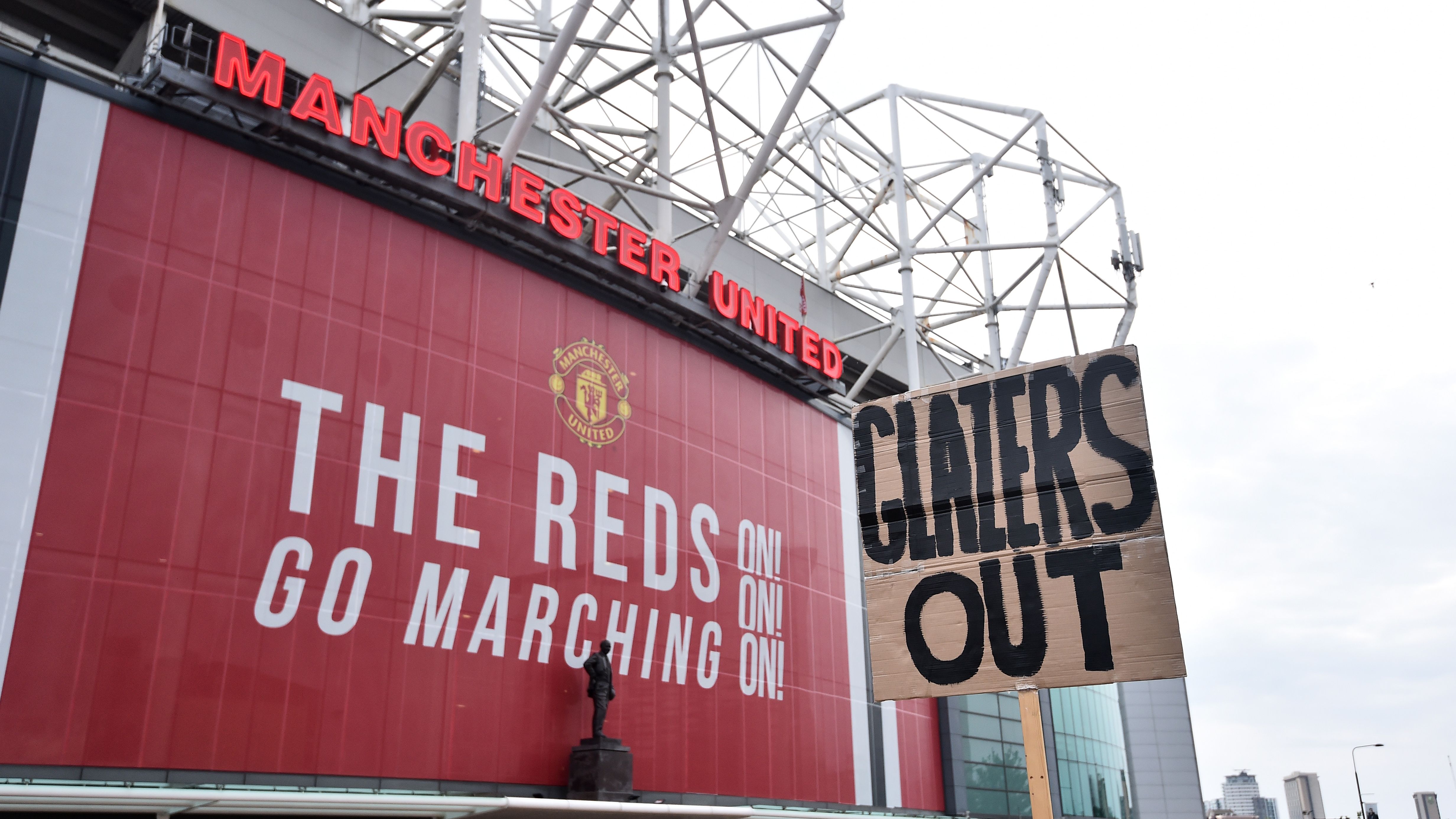 Manchester United Fans Protest Against Glazer Family Ownership