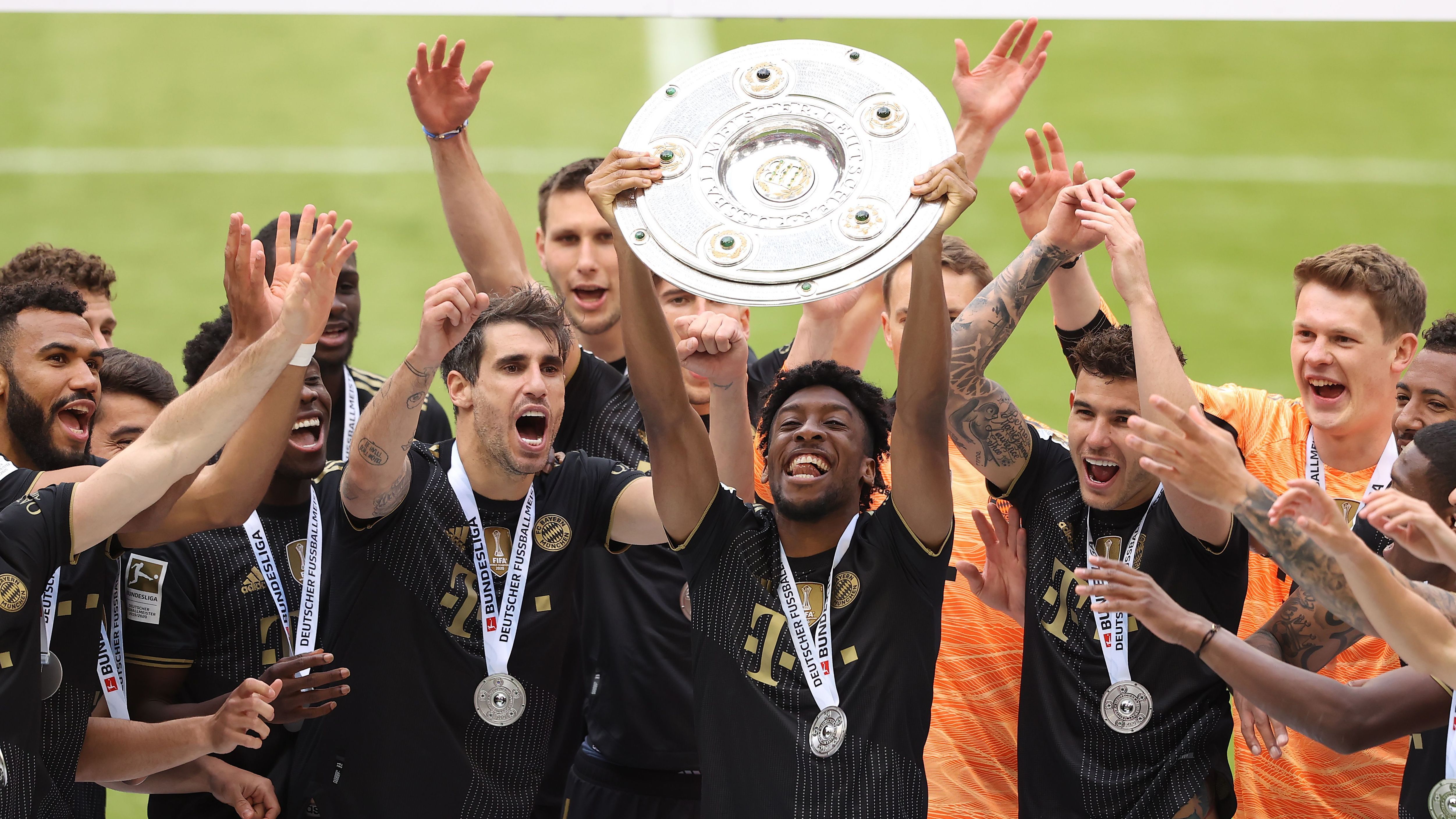 FC Bayern Muenchen v FC Augsburg - Bundesliga