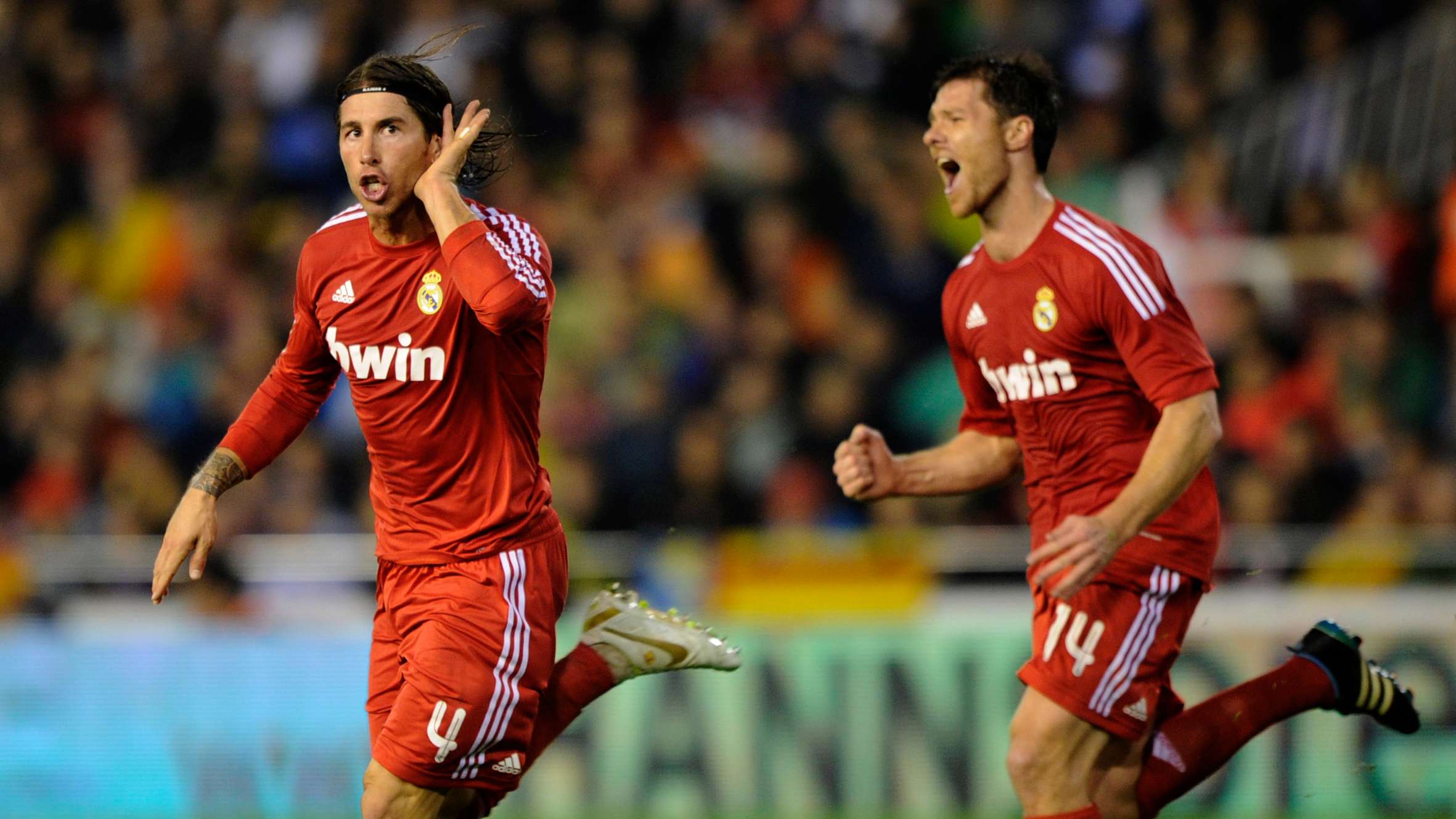 Real Madrid's defender Sergio Ramos (L)