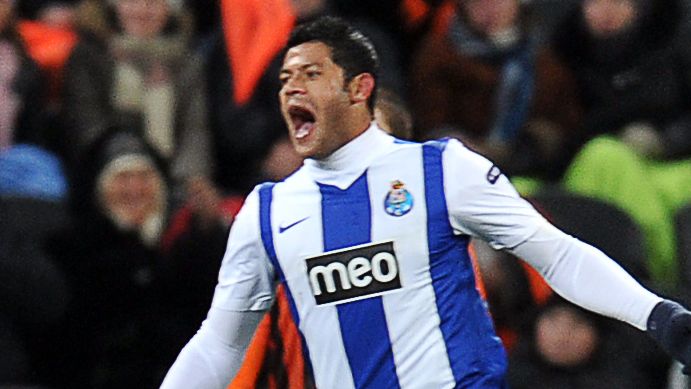 FC Porto Hulk (L) reacts with teammates